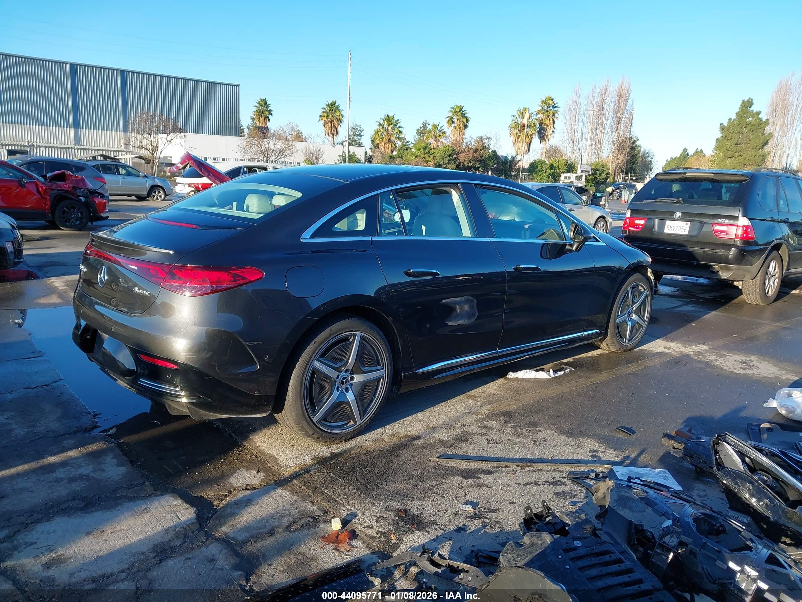 MERCEDES-BENZ EQE image 4