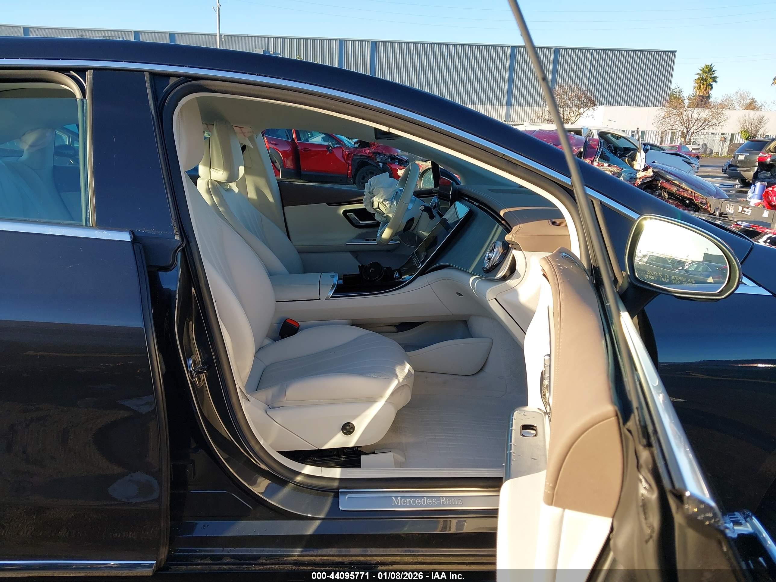 MERCEDES-BENZ EQE image 5