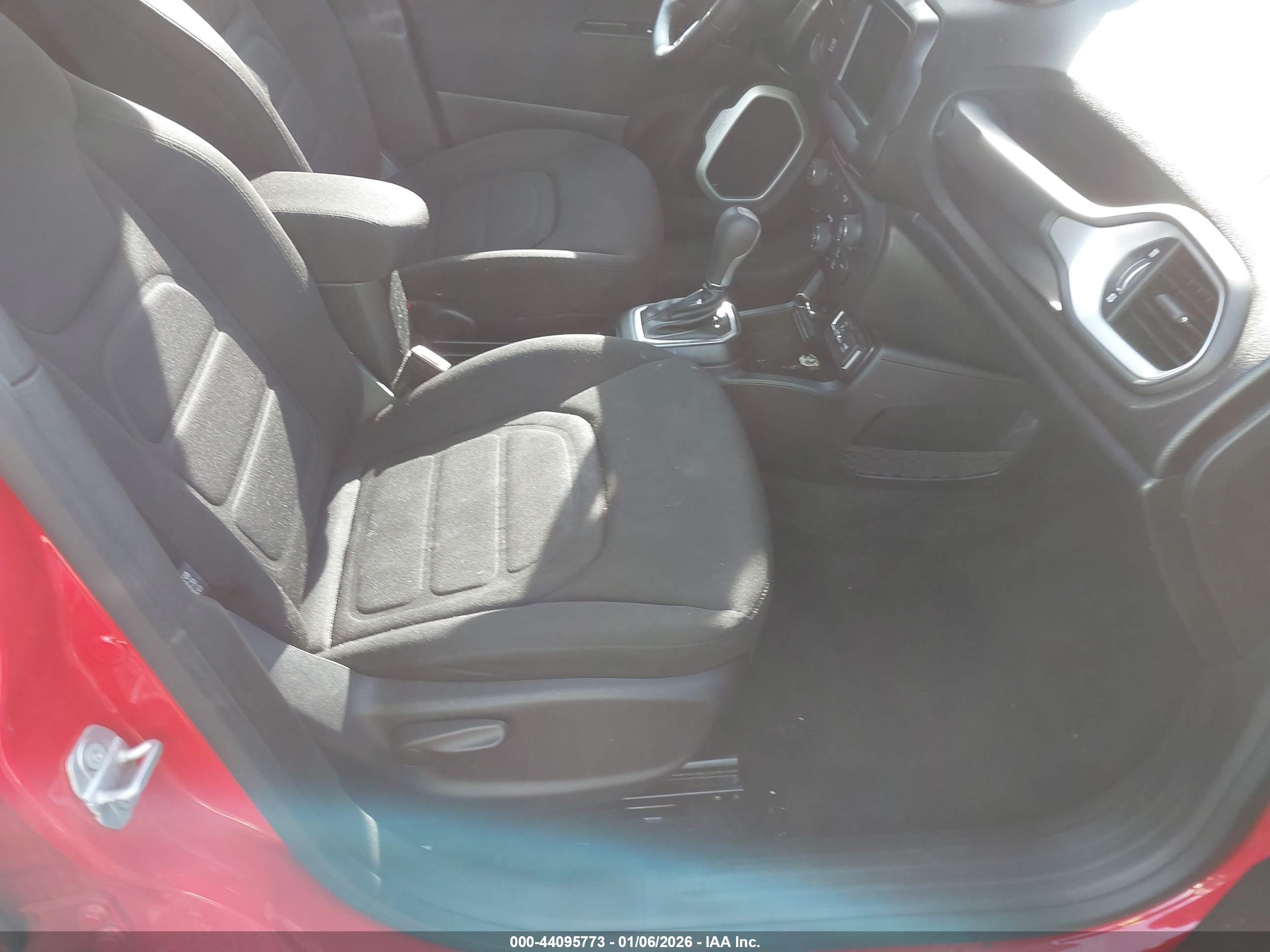 JEEP RENEGADE image 5