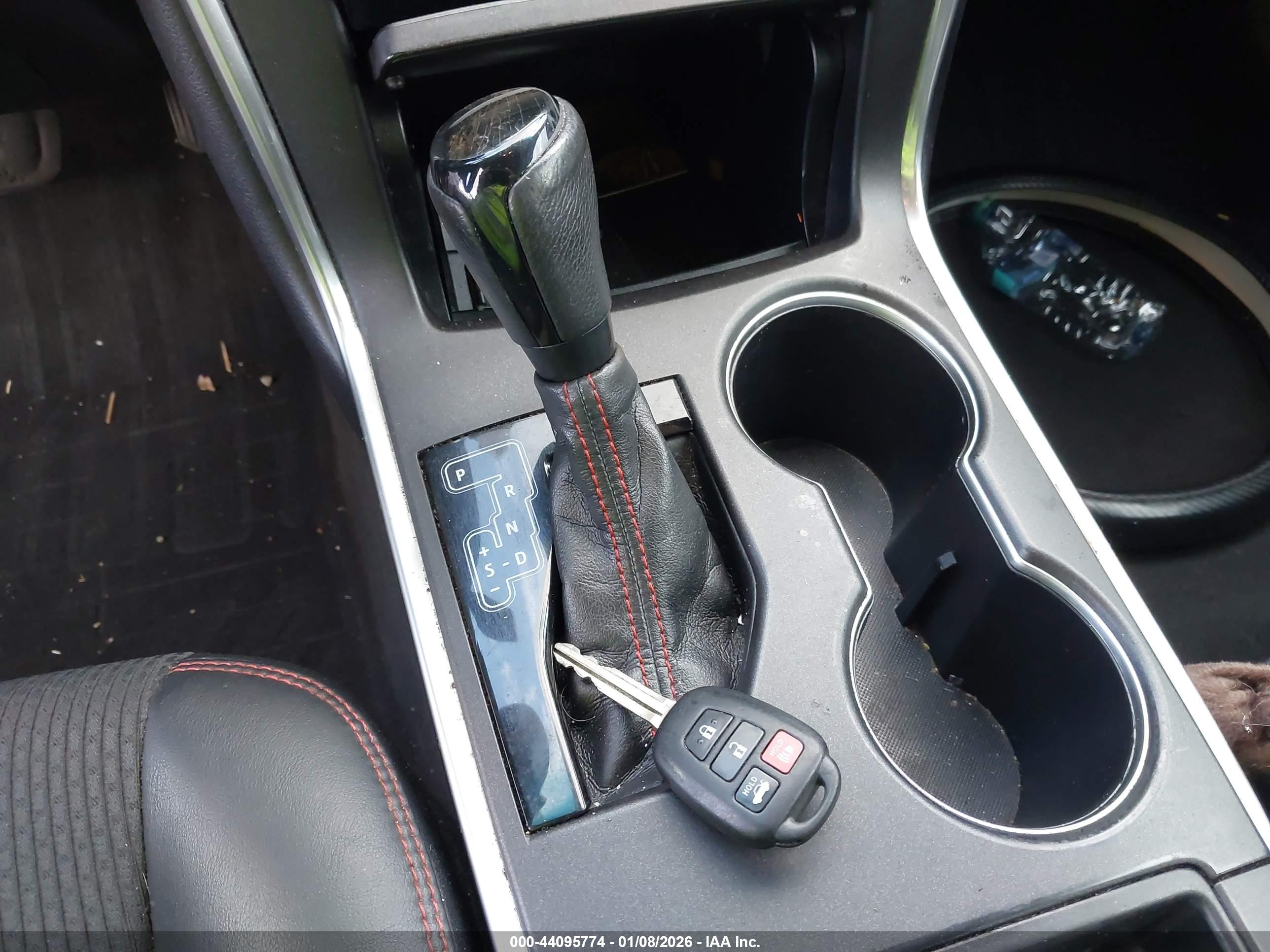 TOYOTA CAMRY image 11