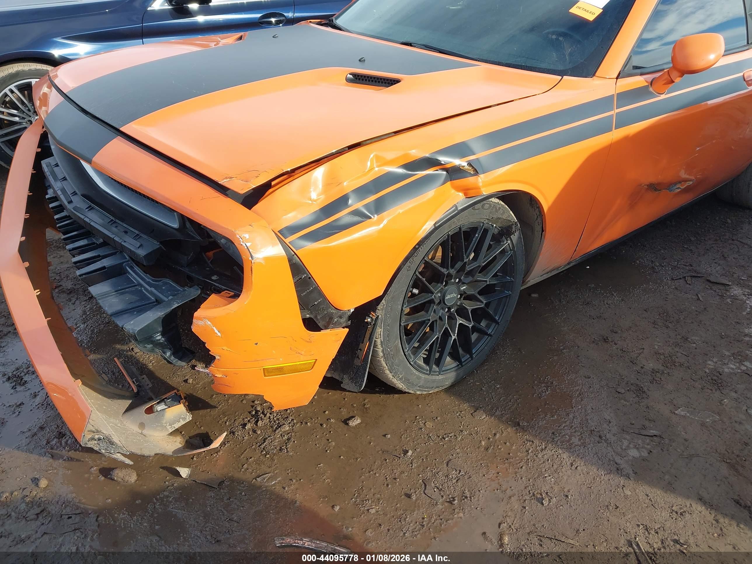 DODGE CHALLENGER image 6