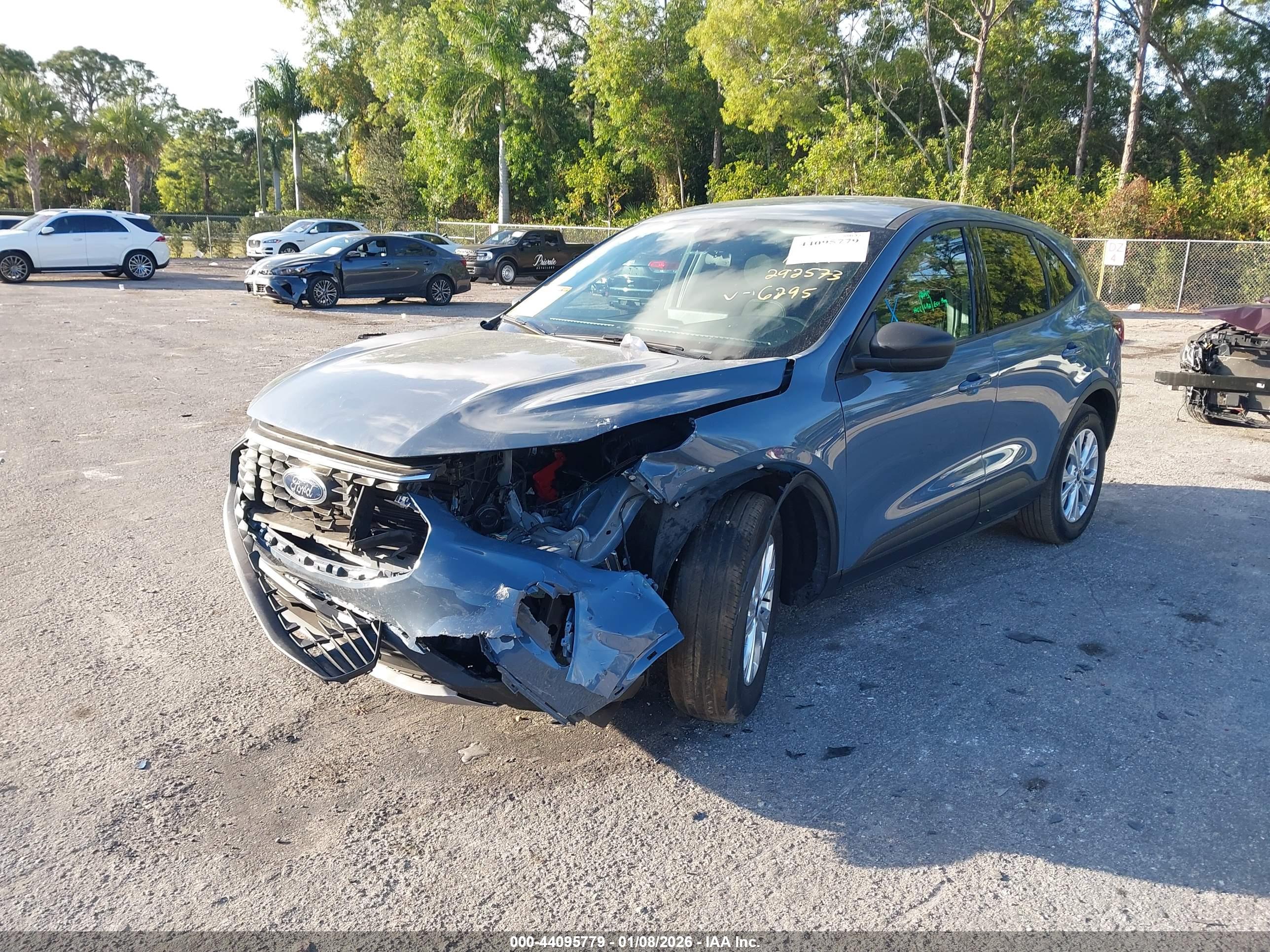 FORD ESCAPE image 6