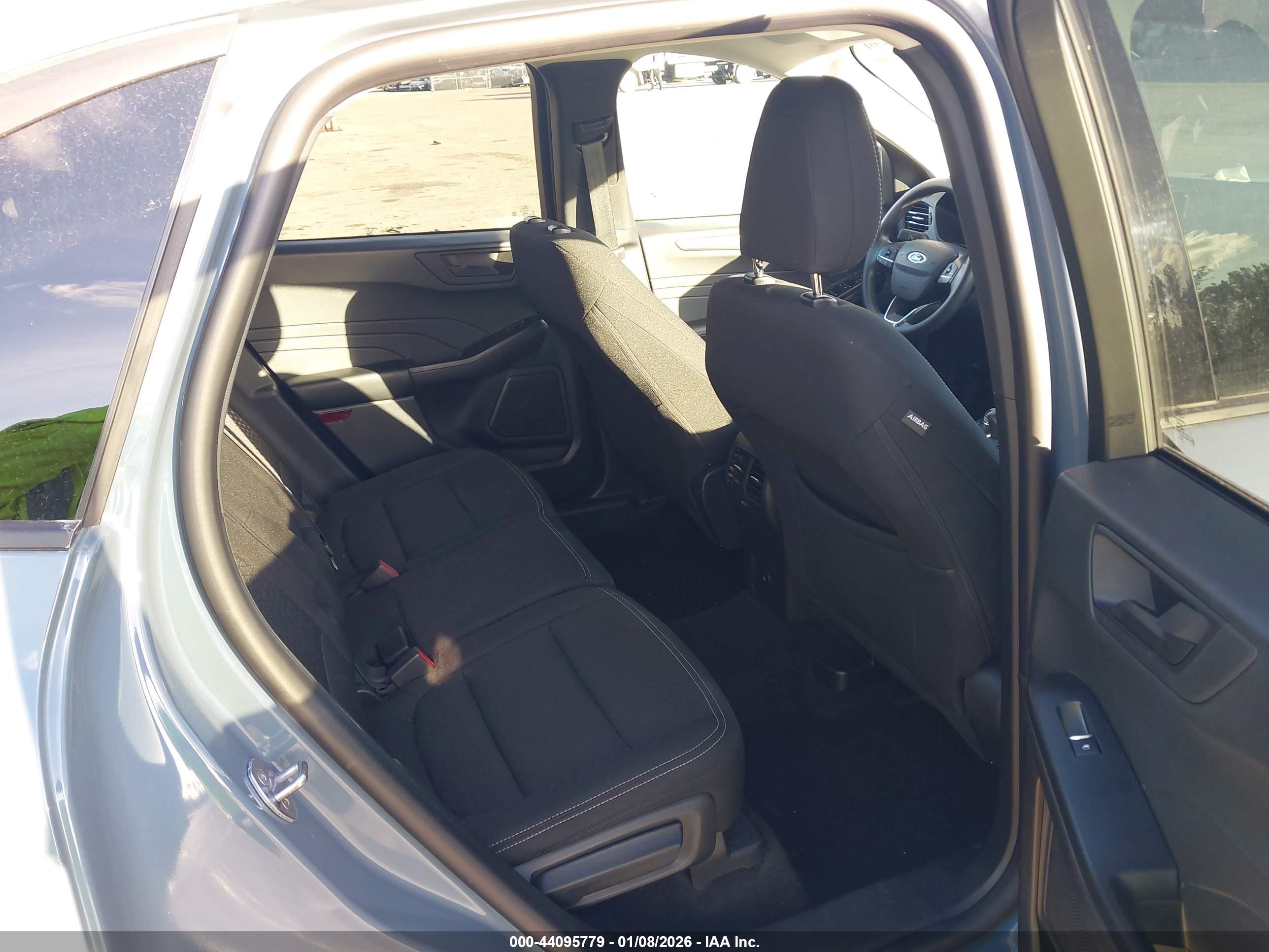 FORD ESCAPE image 8