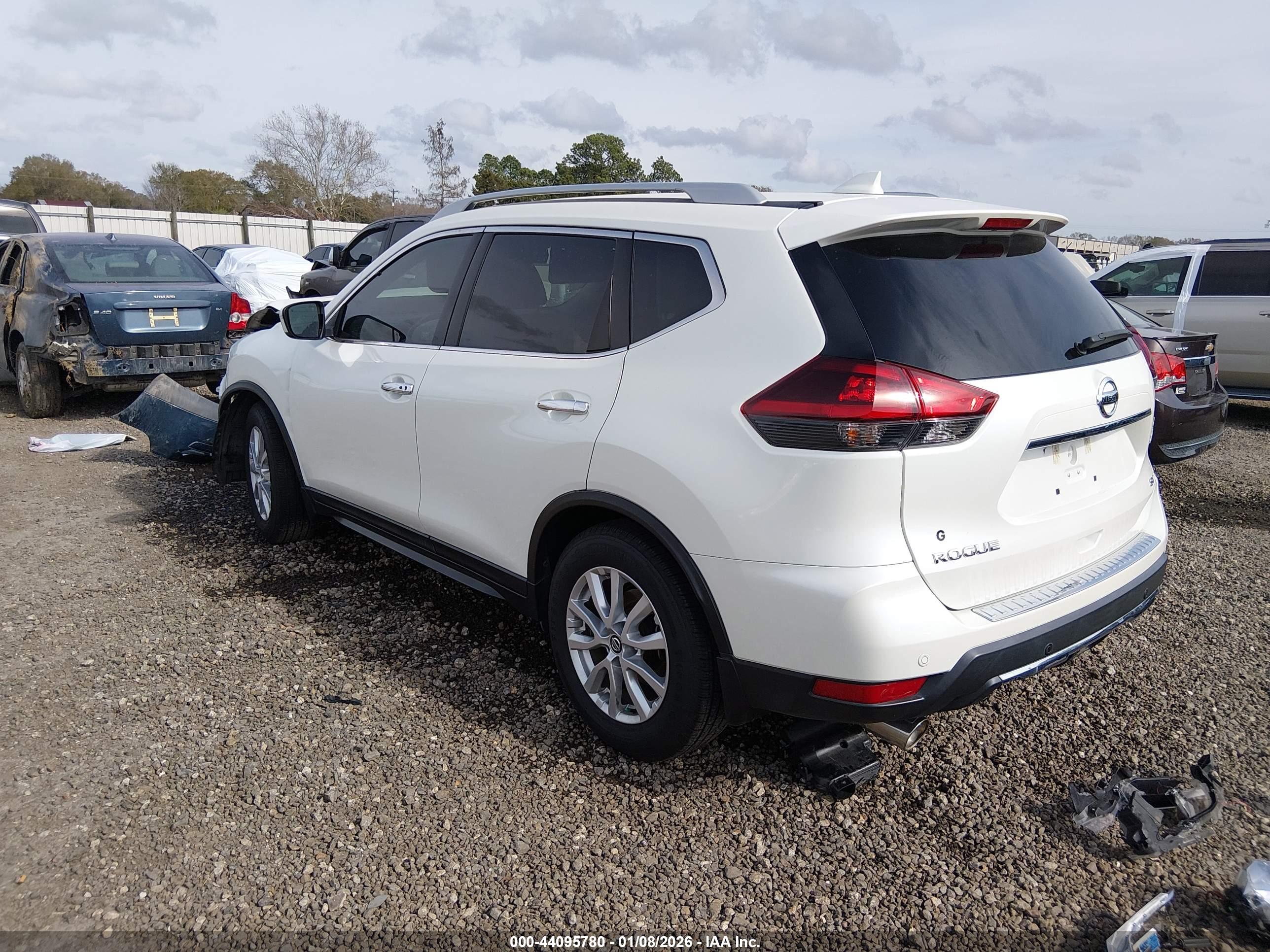 NISSAN ROGUE image 3