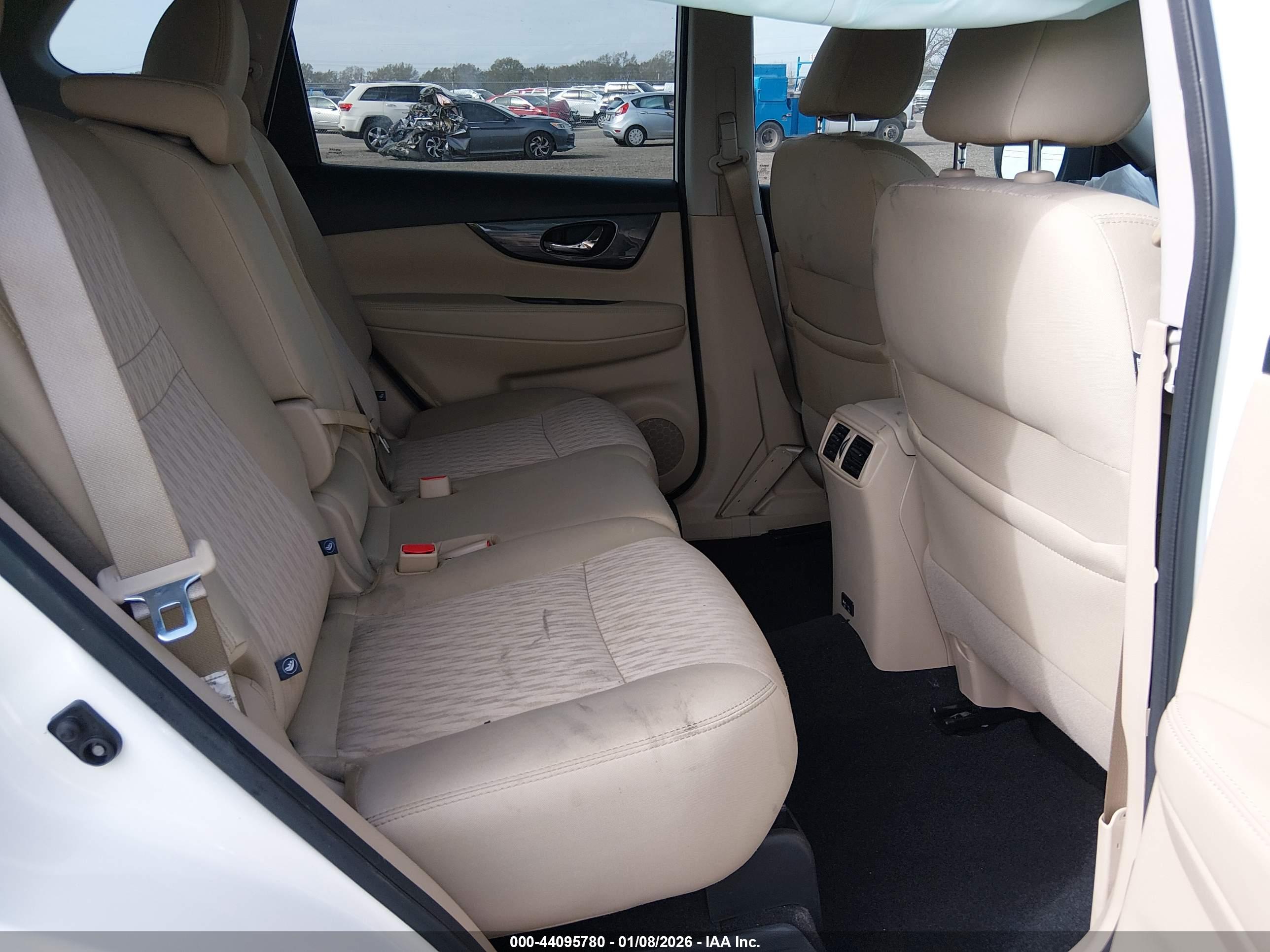 NISSAN ROGUE image 8
