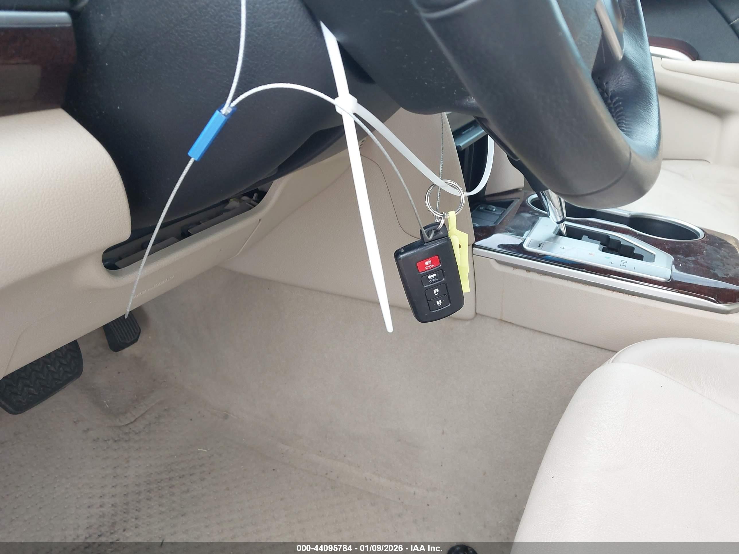 TOYOTA CAMRY image 11