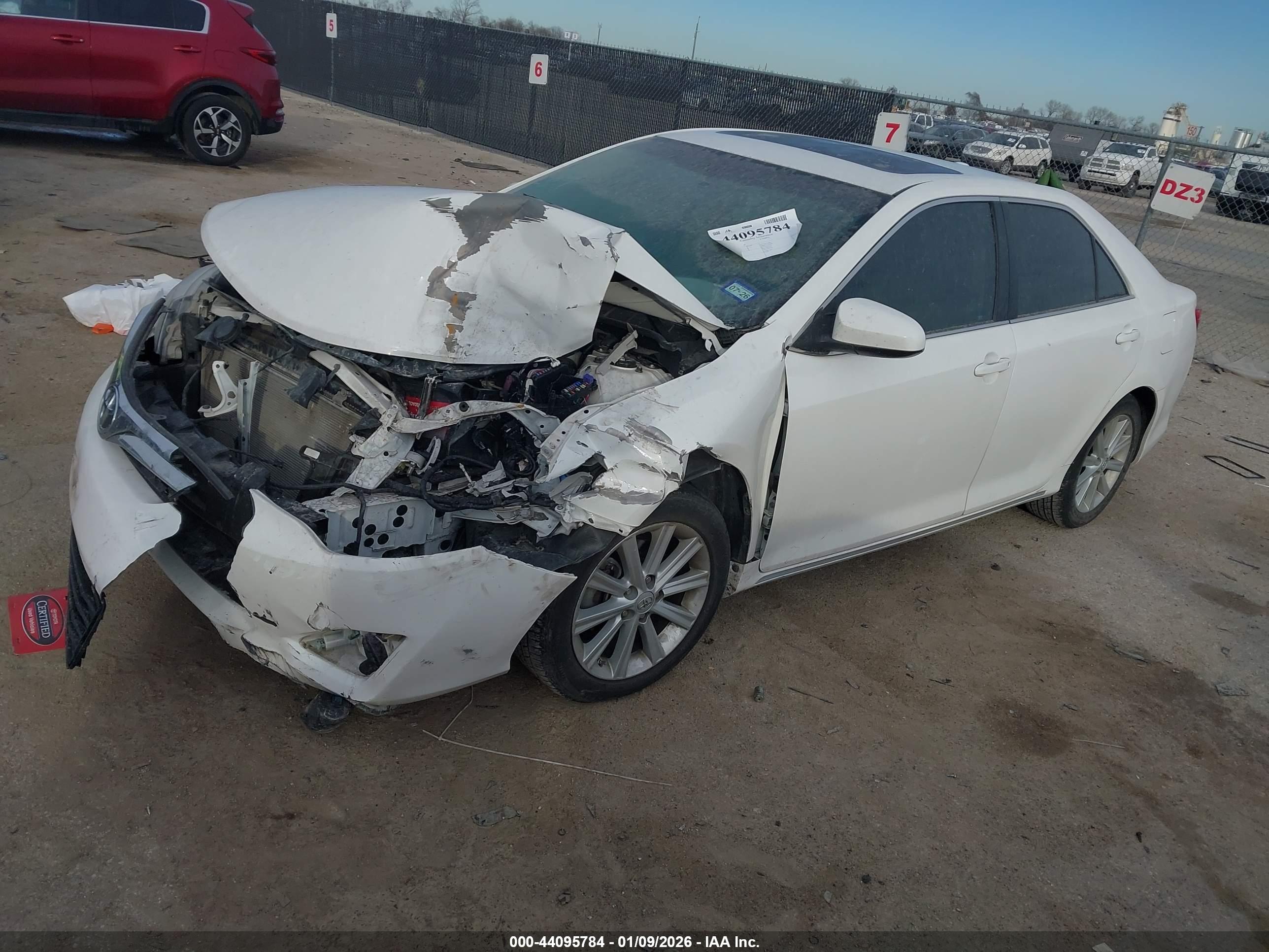 TOYOTA CAMRY image 2