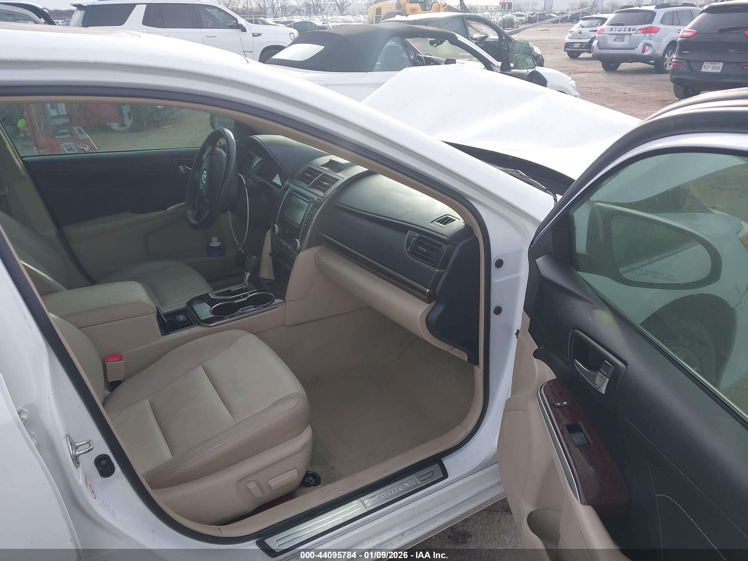 TOYOTA CAMRY image 5