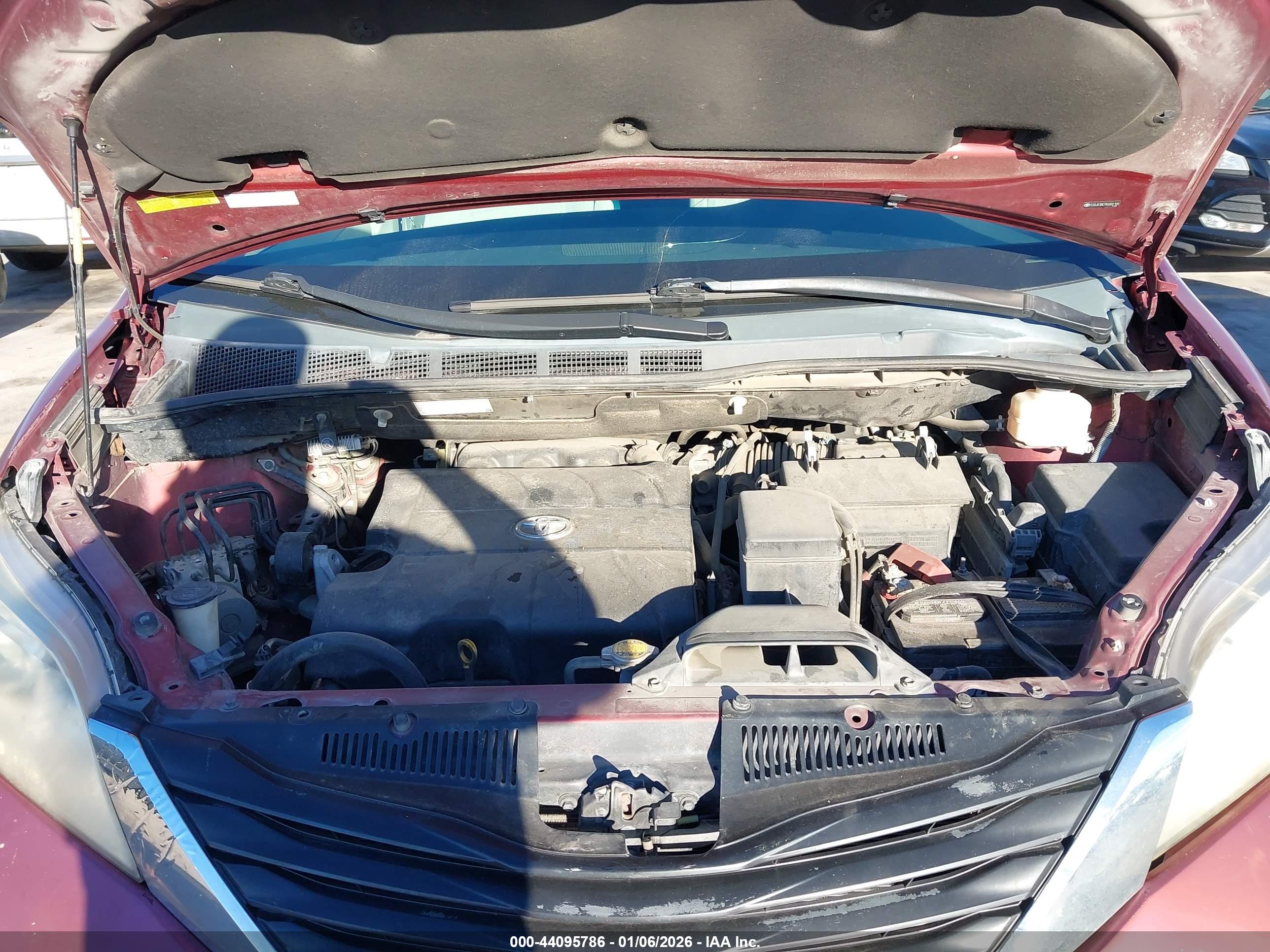 TOYOTA SIENNA image 10