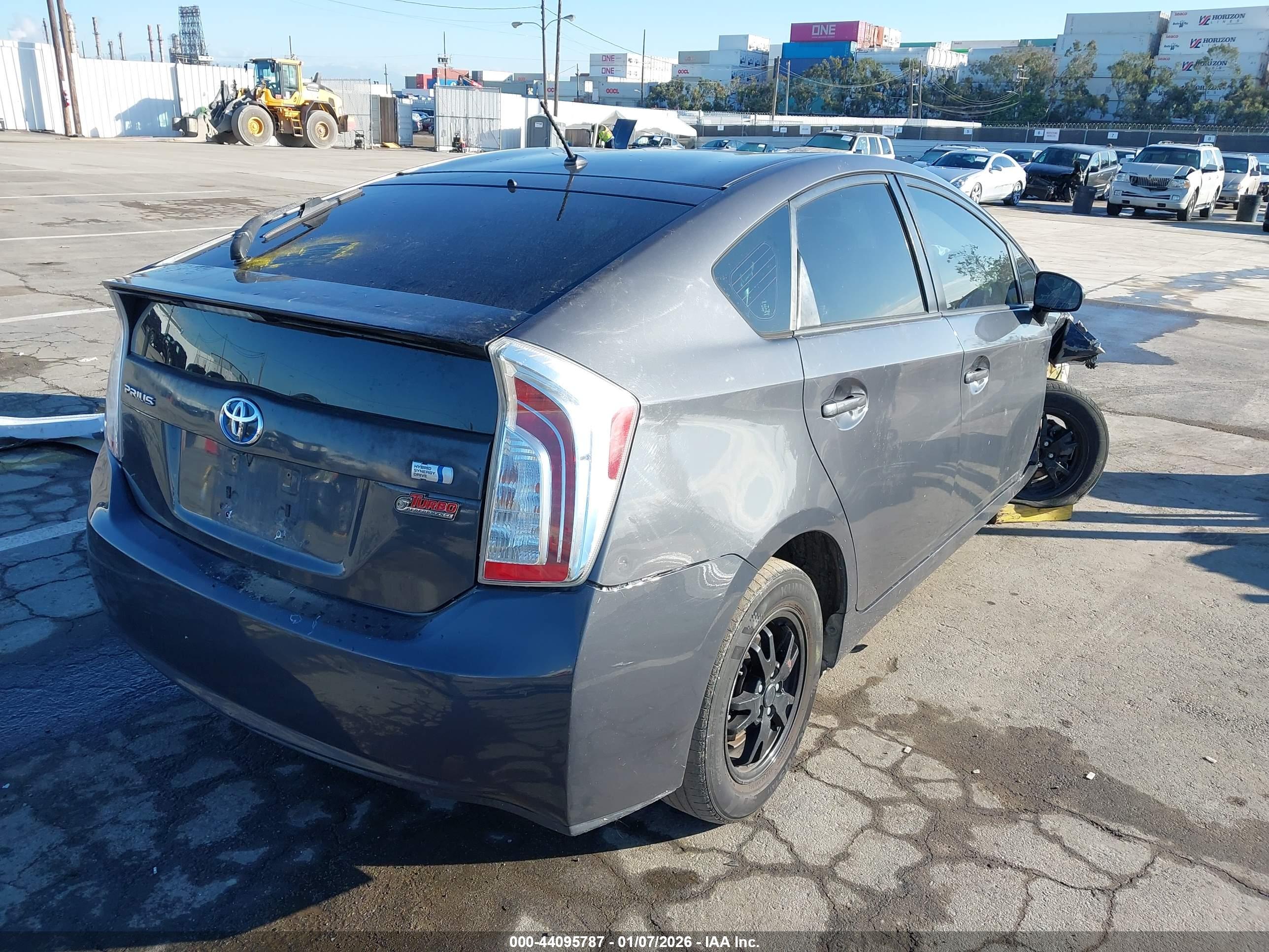 TOYOTA PRIUS image 4