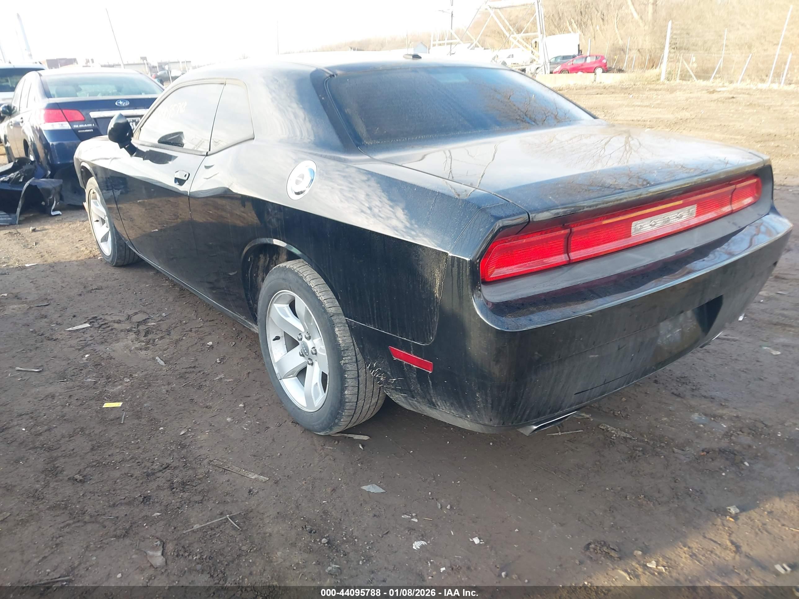 DODGE CHALLENGER image 3