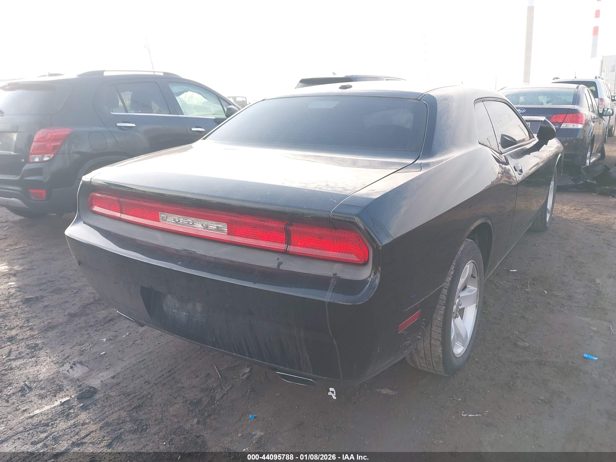 DODGE CHALLENGER image 4