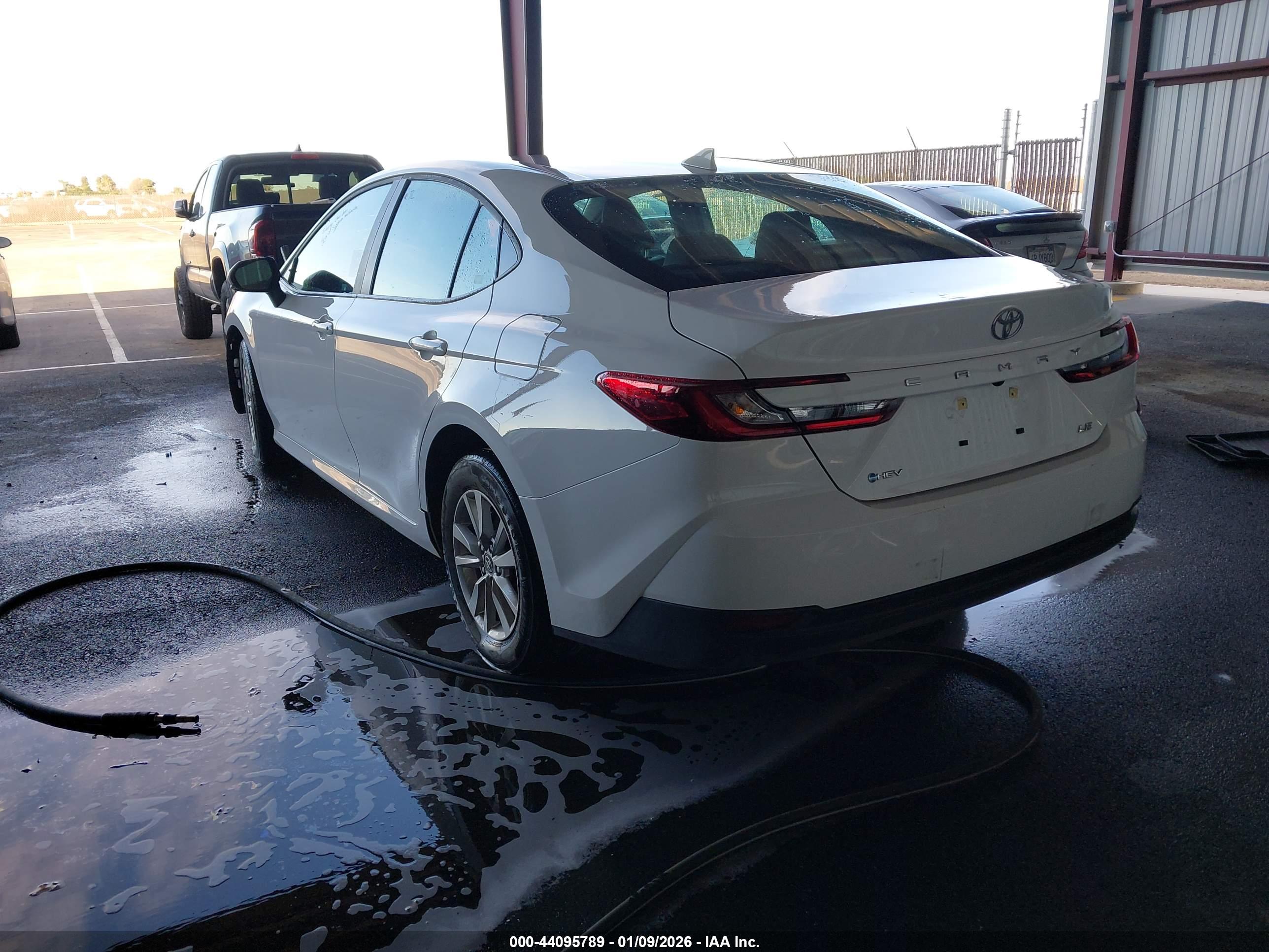 TOYOTA CAMRY image 3