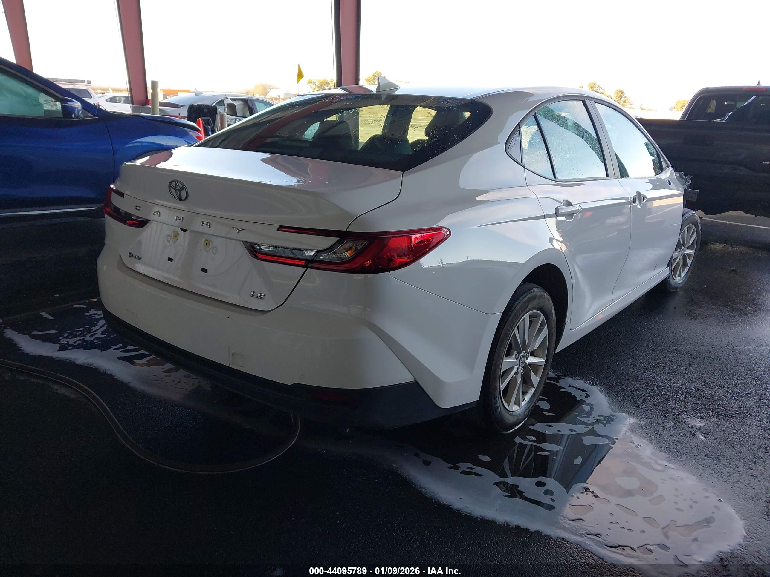 TOYOTA CAMRY image 4