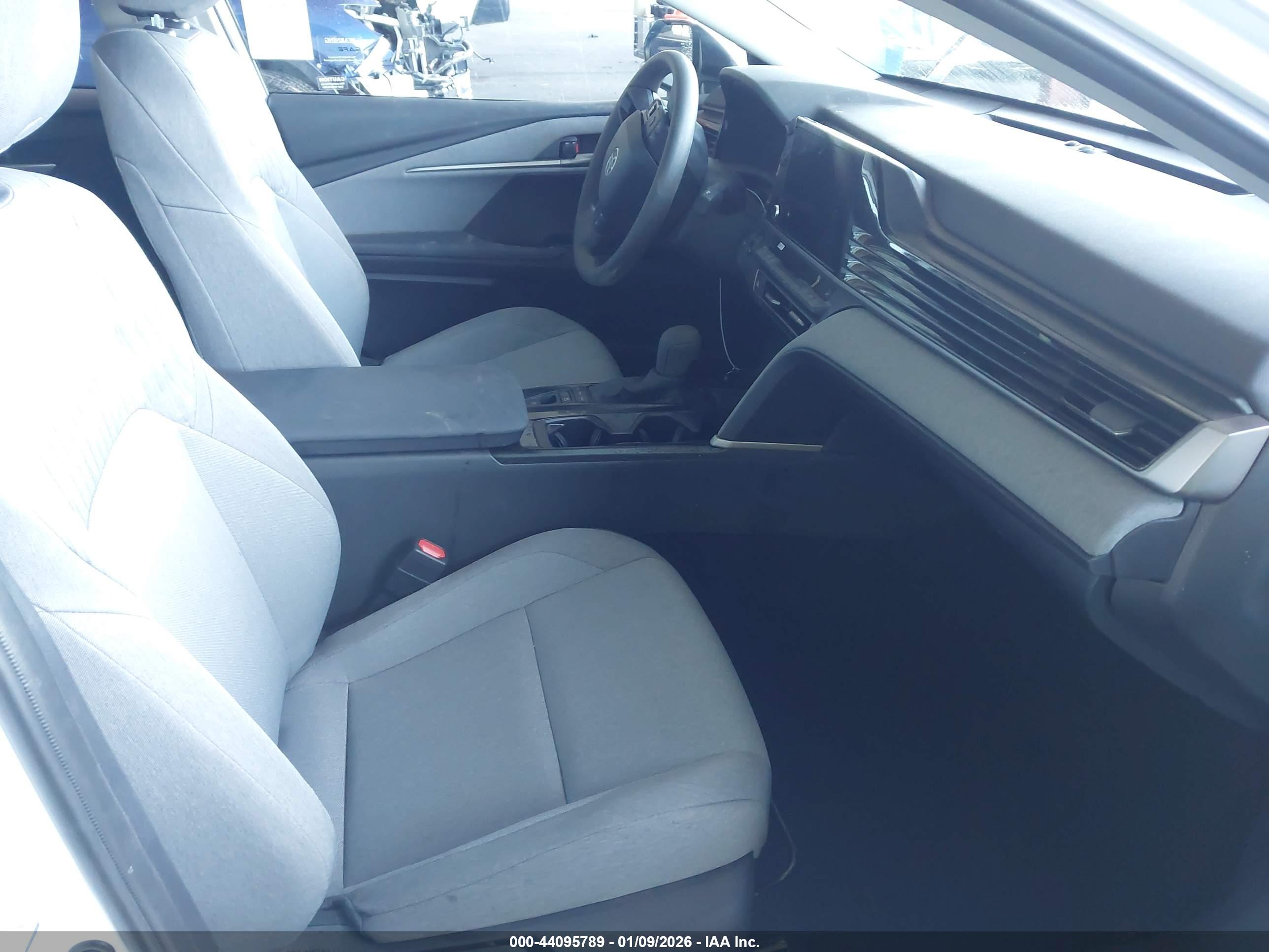TOYOTA CAMRY image 5