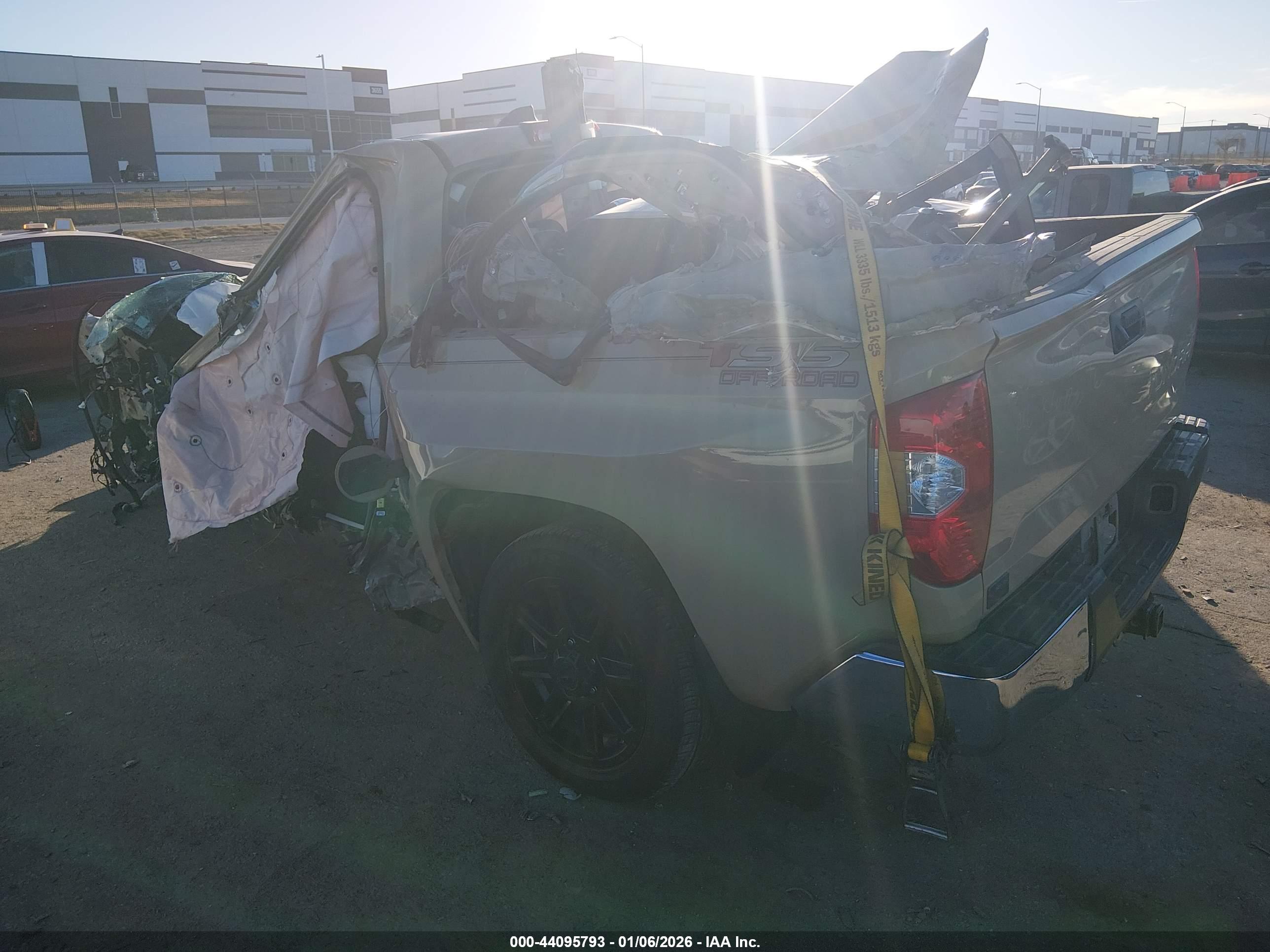 TOYOTA TUNDRA image 3