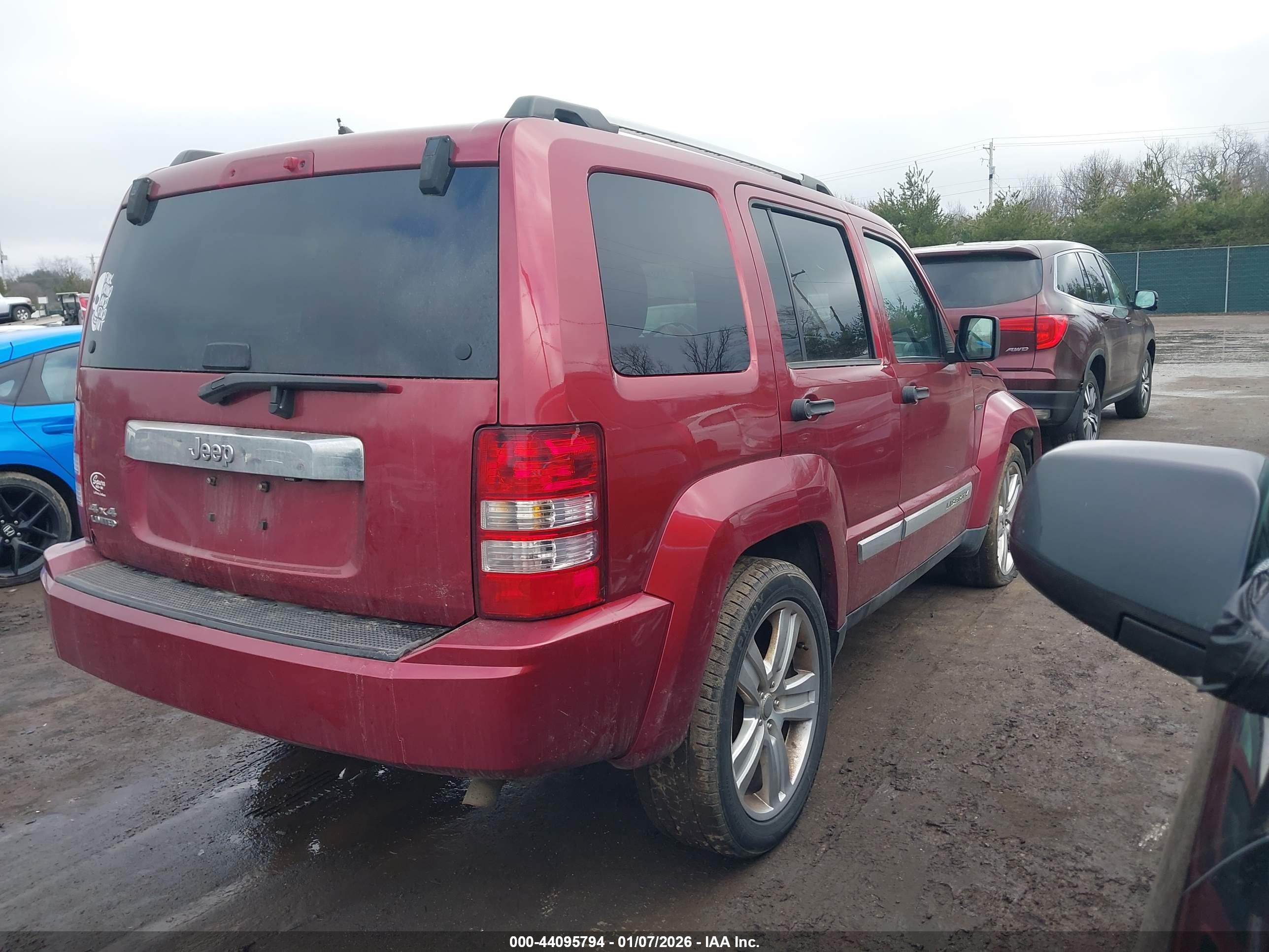 JEEP LIBERTY image 4