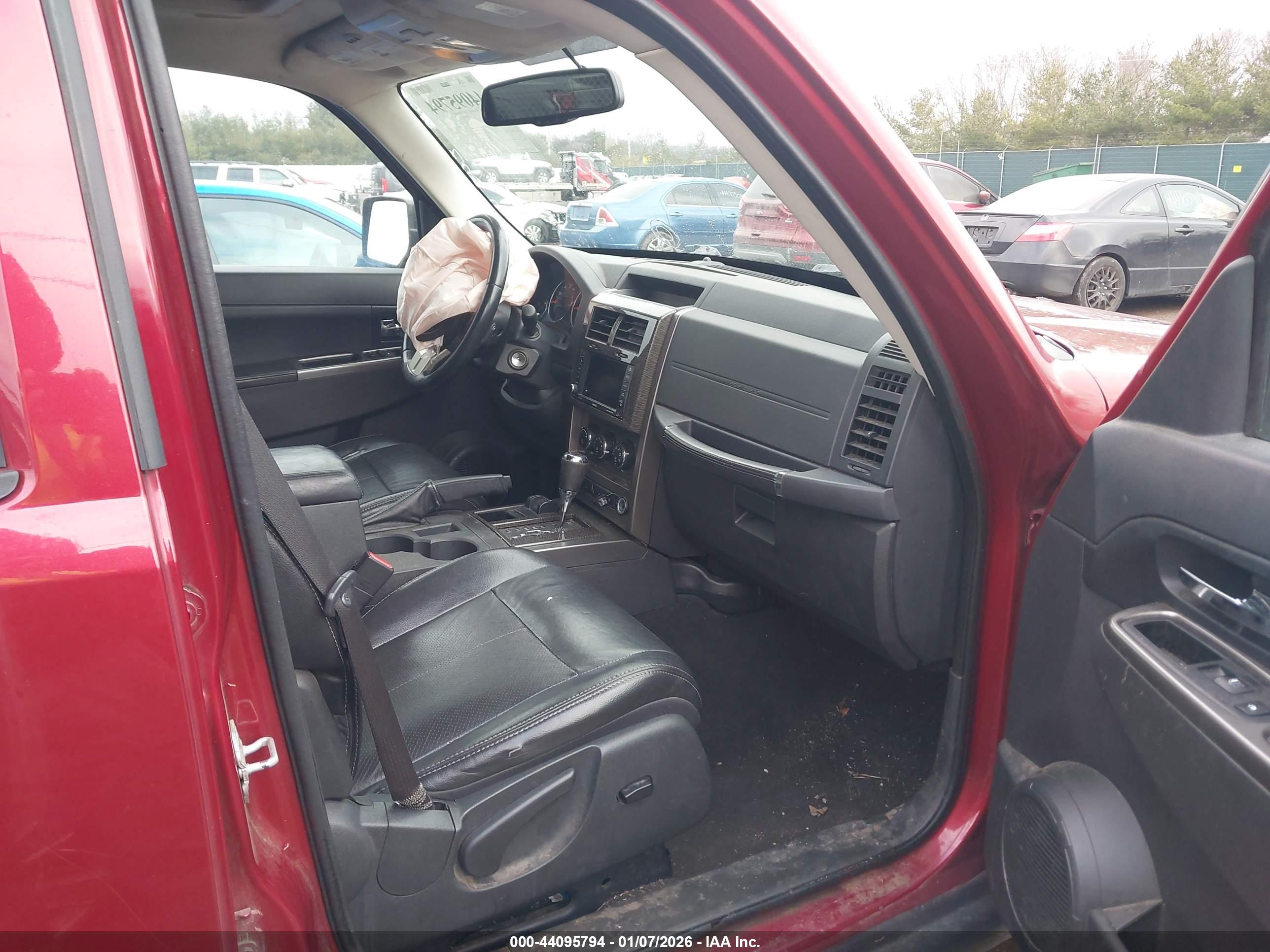 JEEP LIBERTY image 5