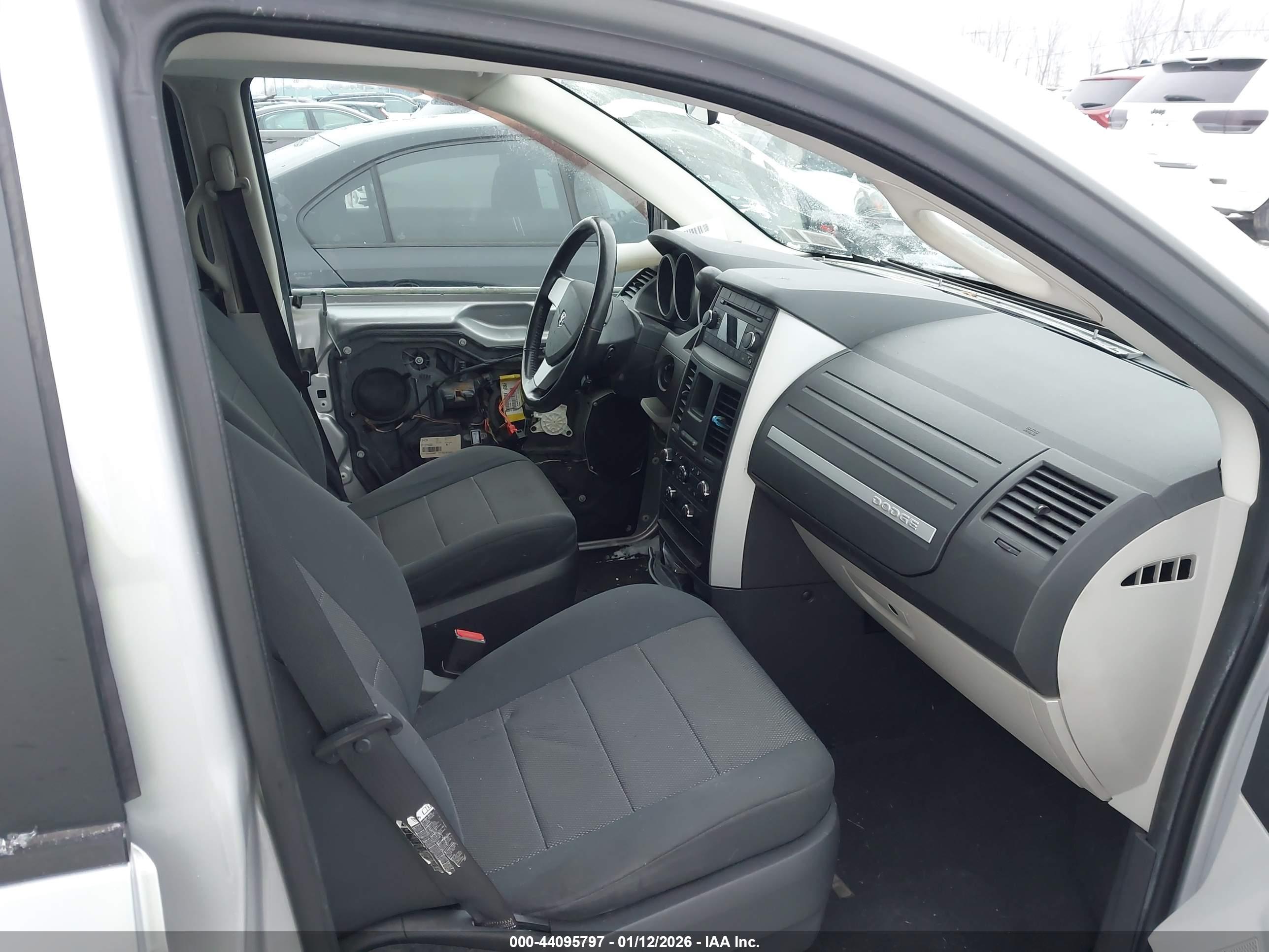 DODGE GRAND image 5