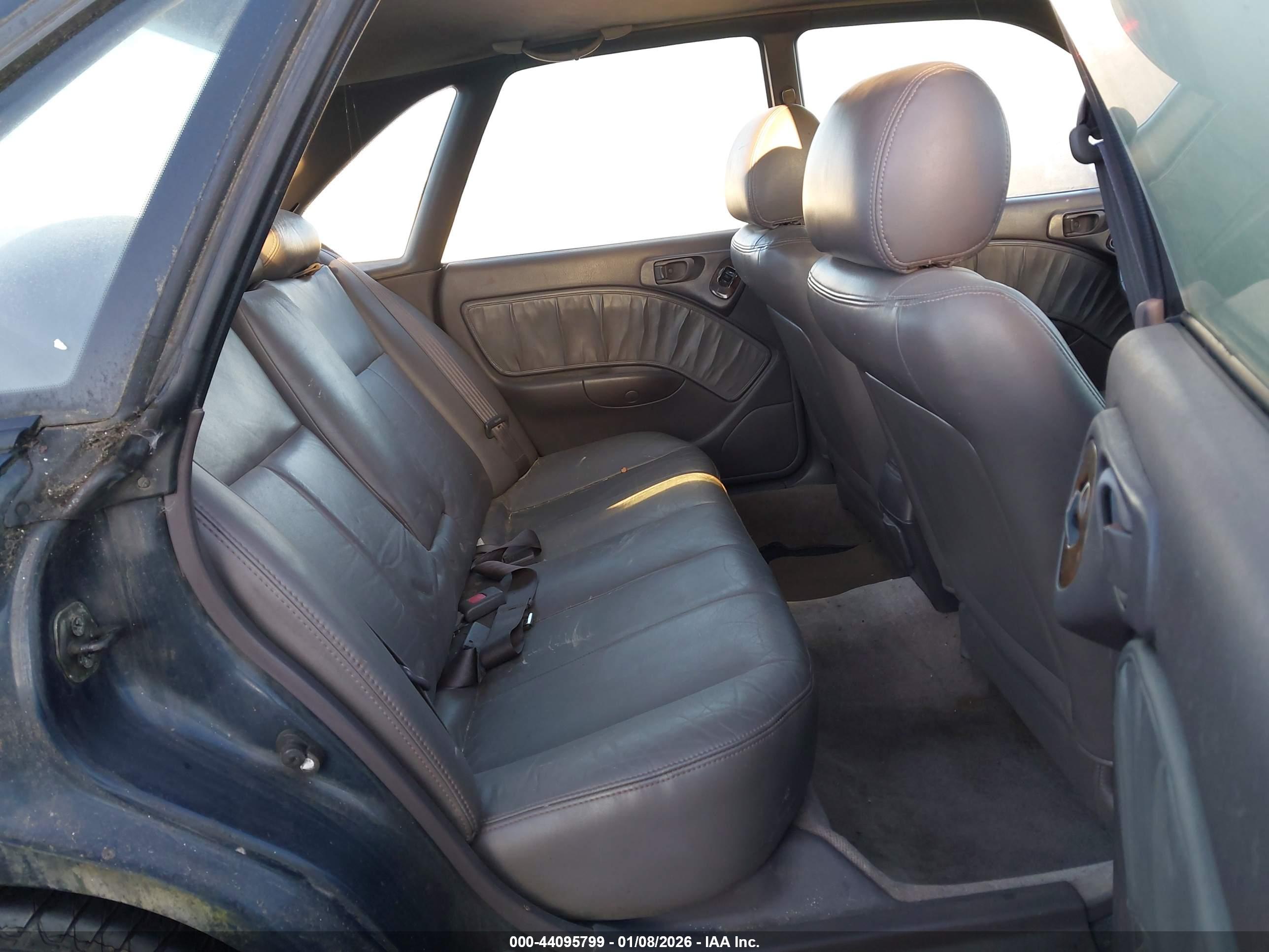 SUBARU LEGACY image 8