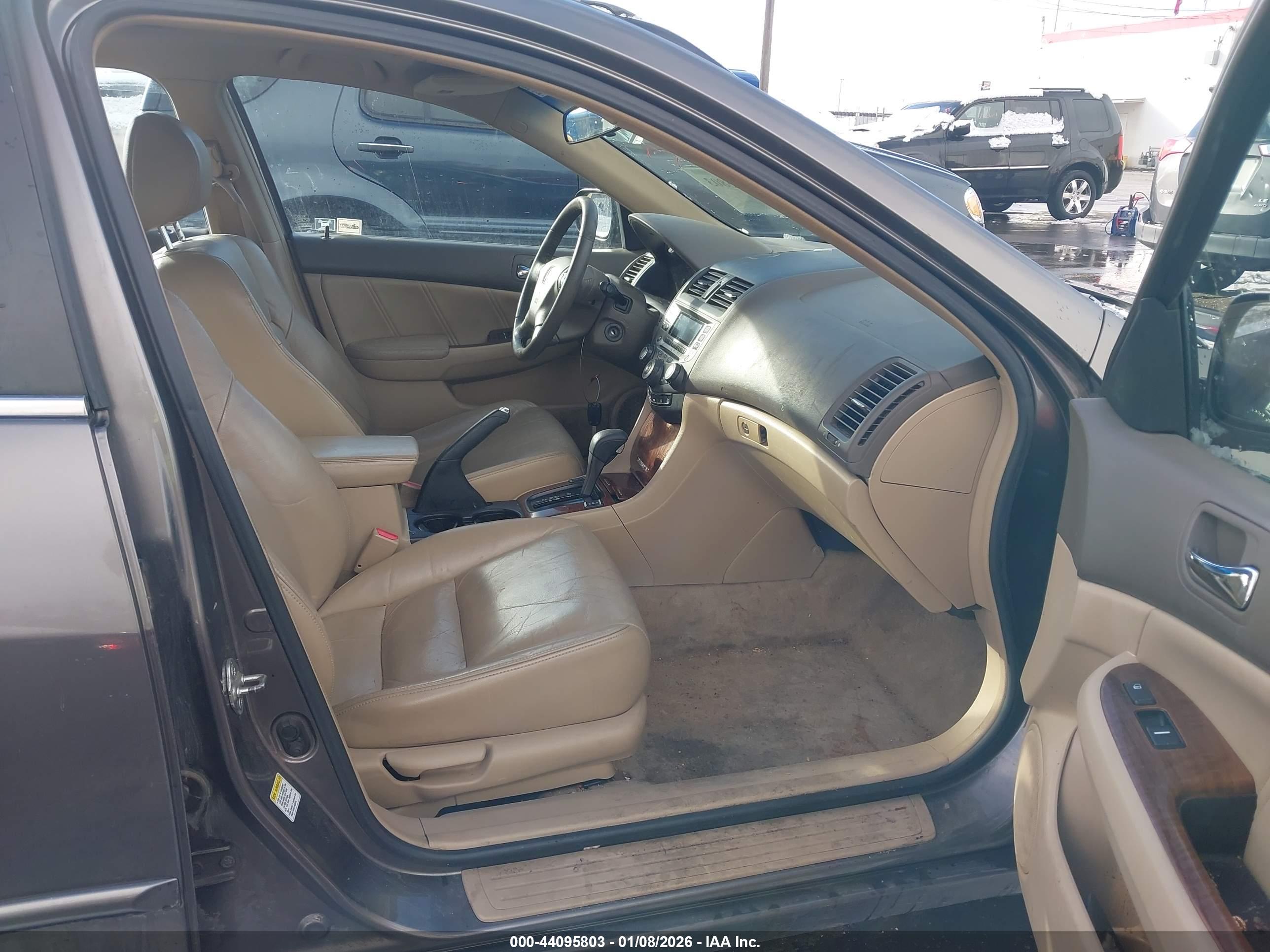HONDA ACCORD image 5