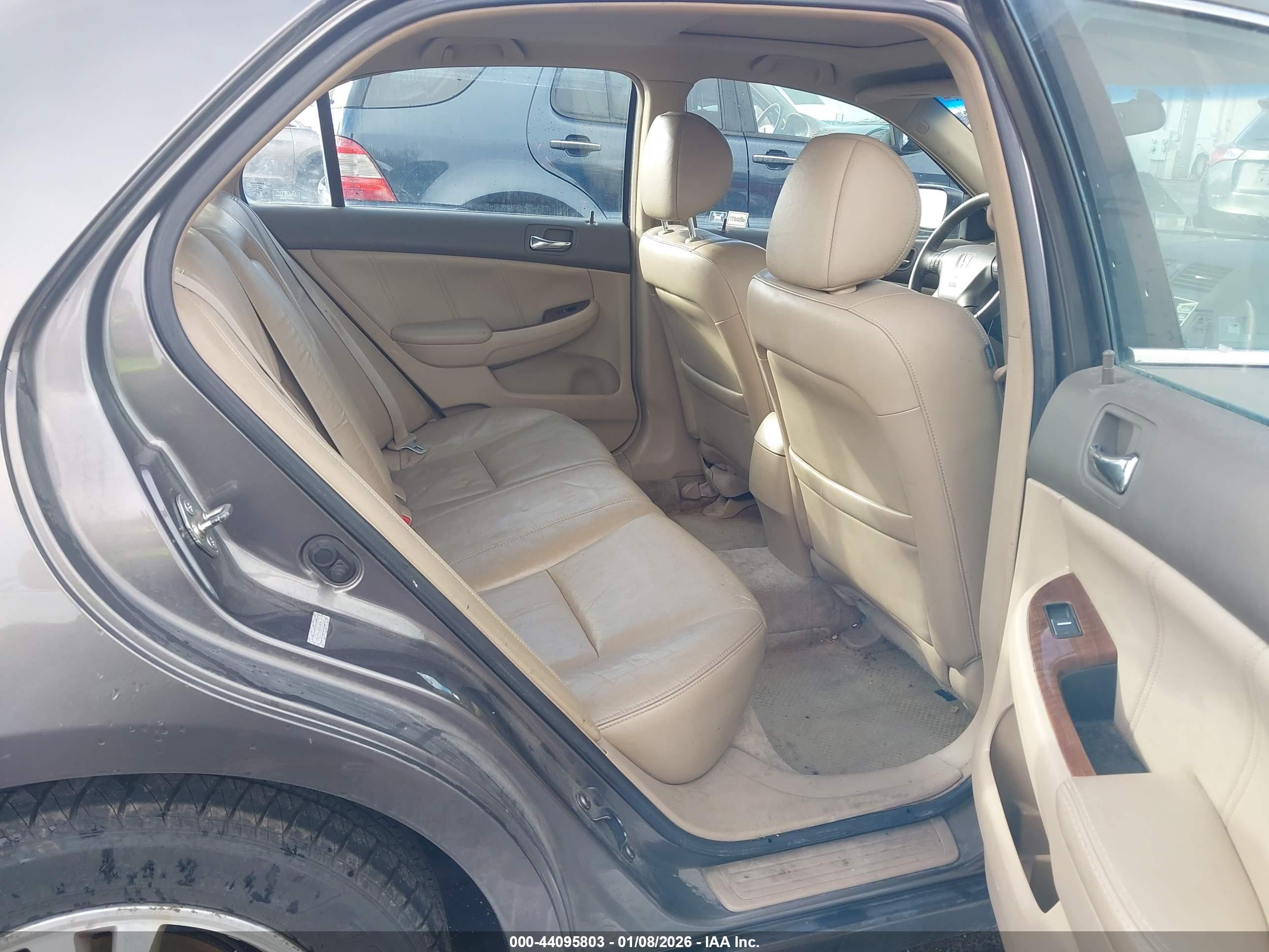 HONDA ACCORD image 8