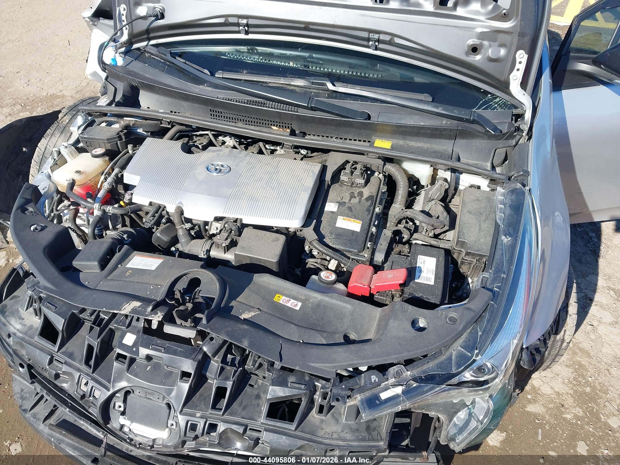TOYOTA PRIUS image 10