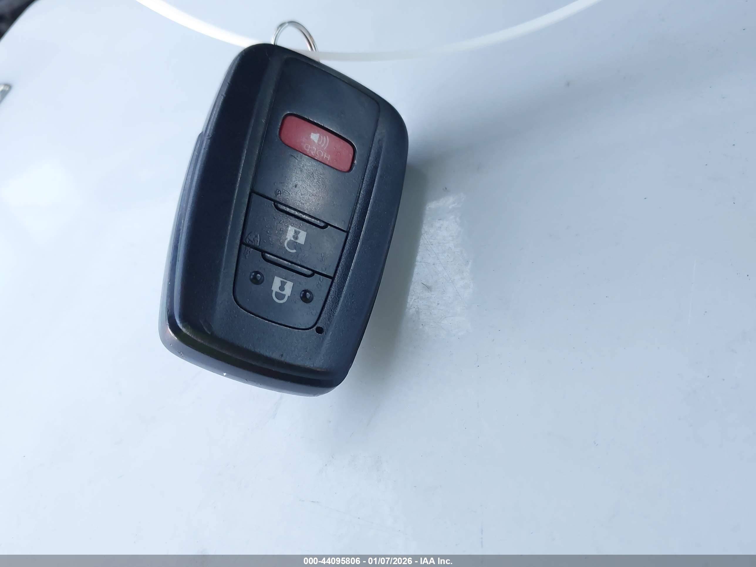 TOYOTA PRIUS image 11