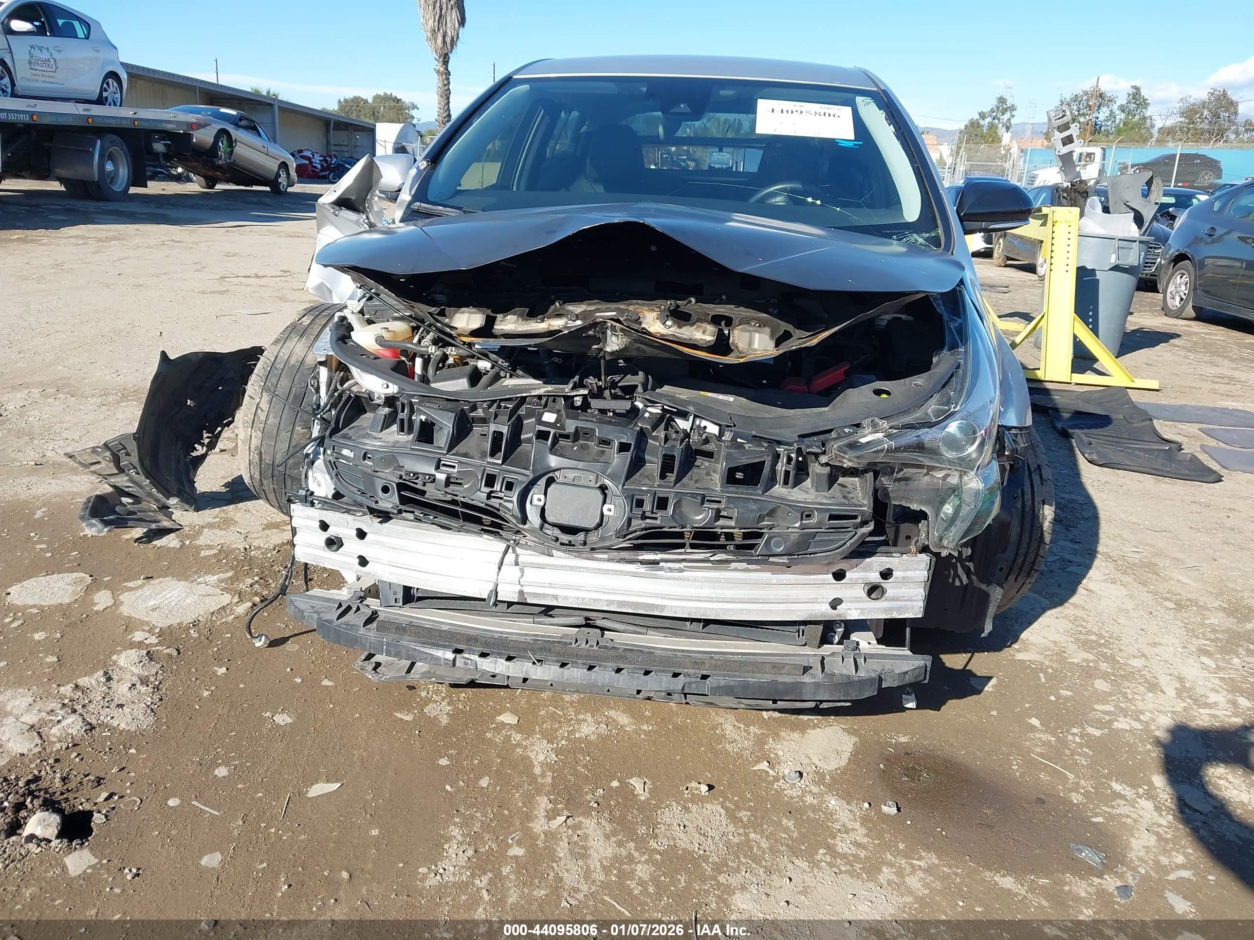 TOYOTA PRIUS image 6