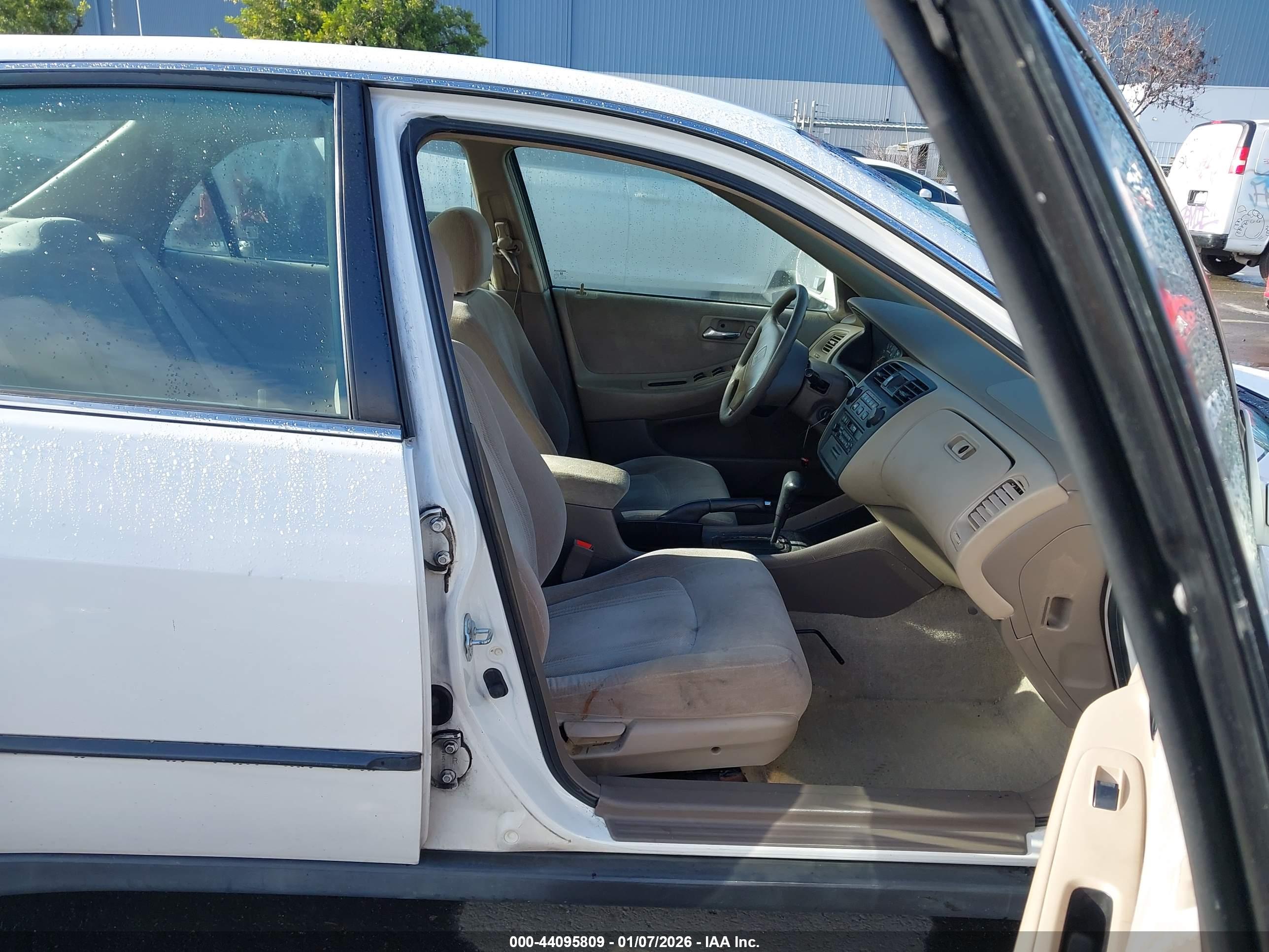 HONDA ACCORD image 5
