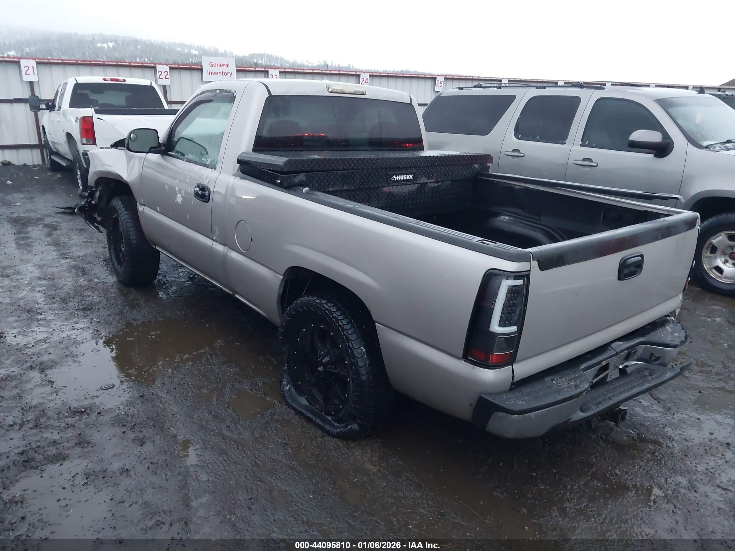 GMC SIERRA image 3