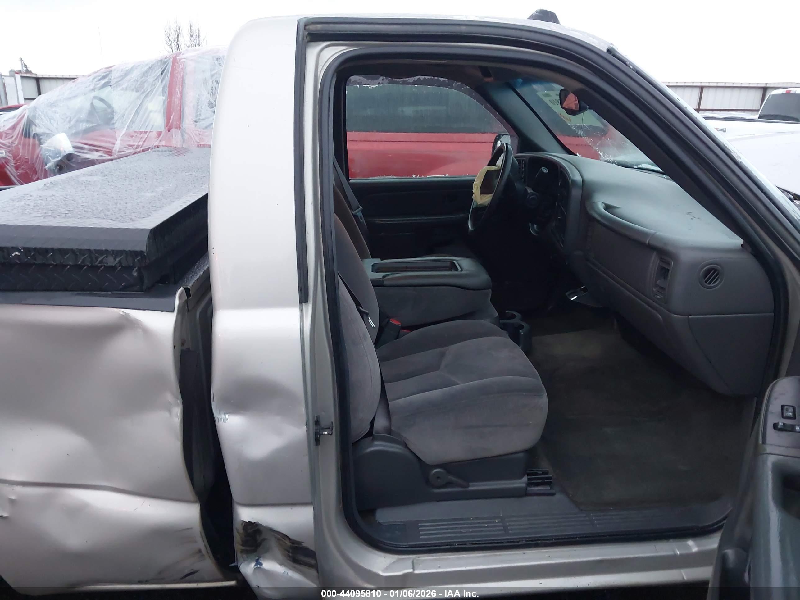 GMC SIERRA image 5