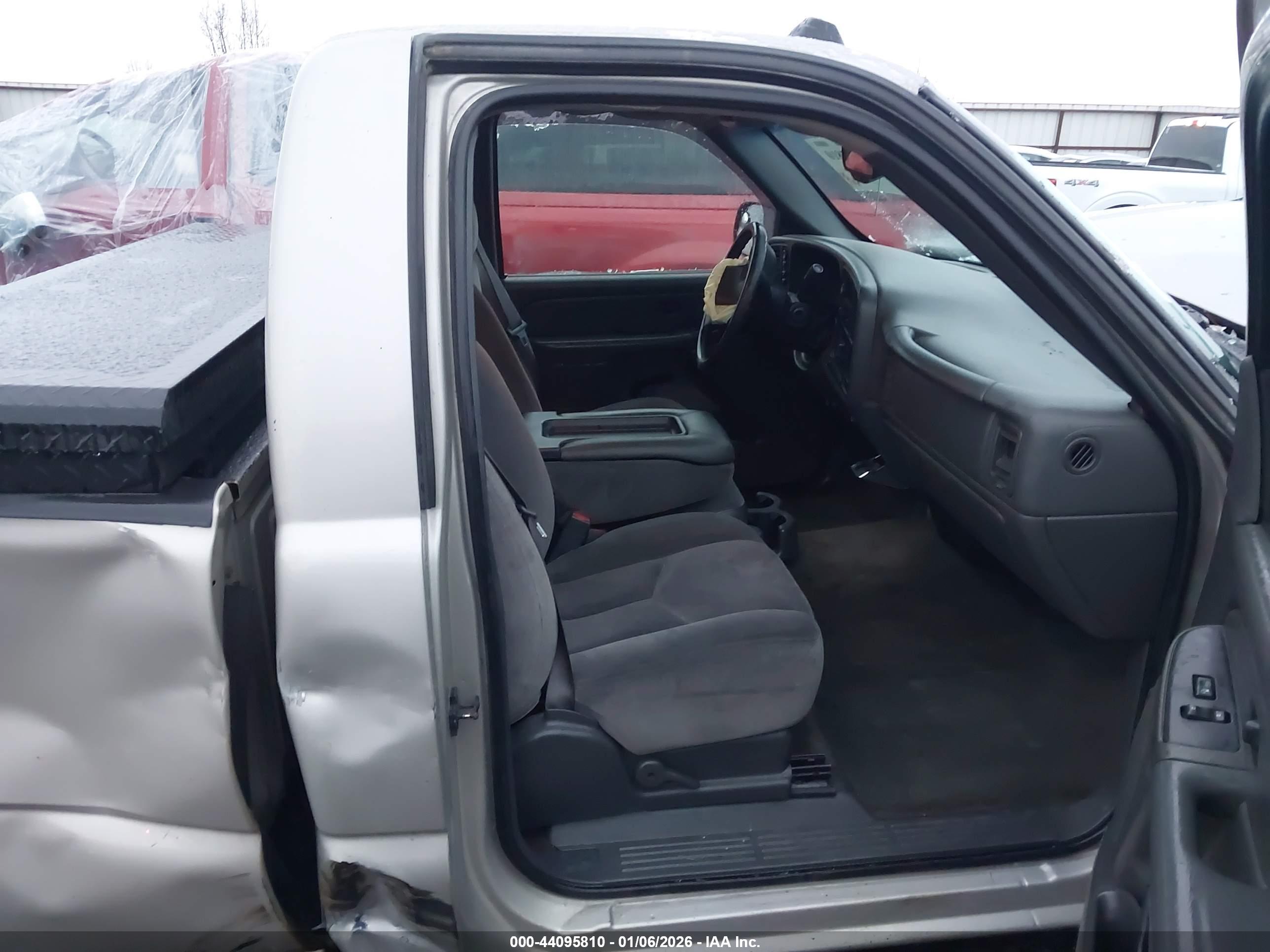 GMC SIERRA image 8