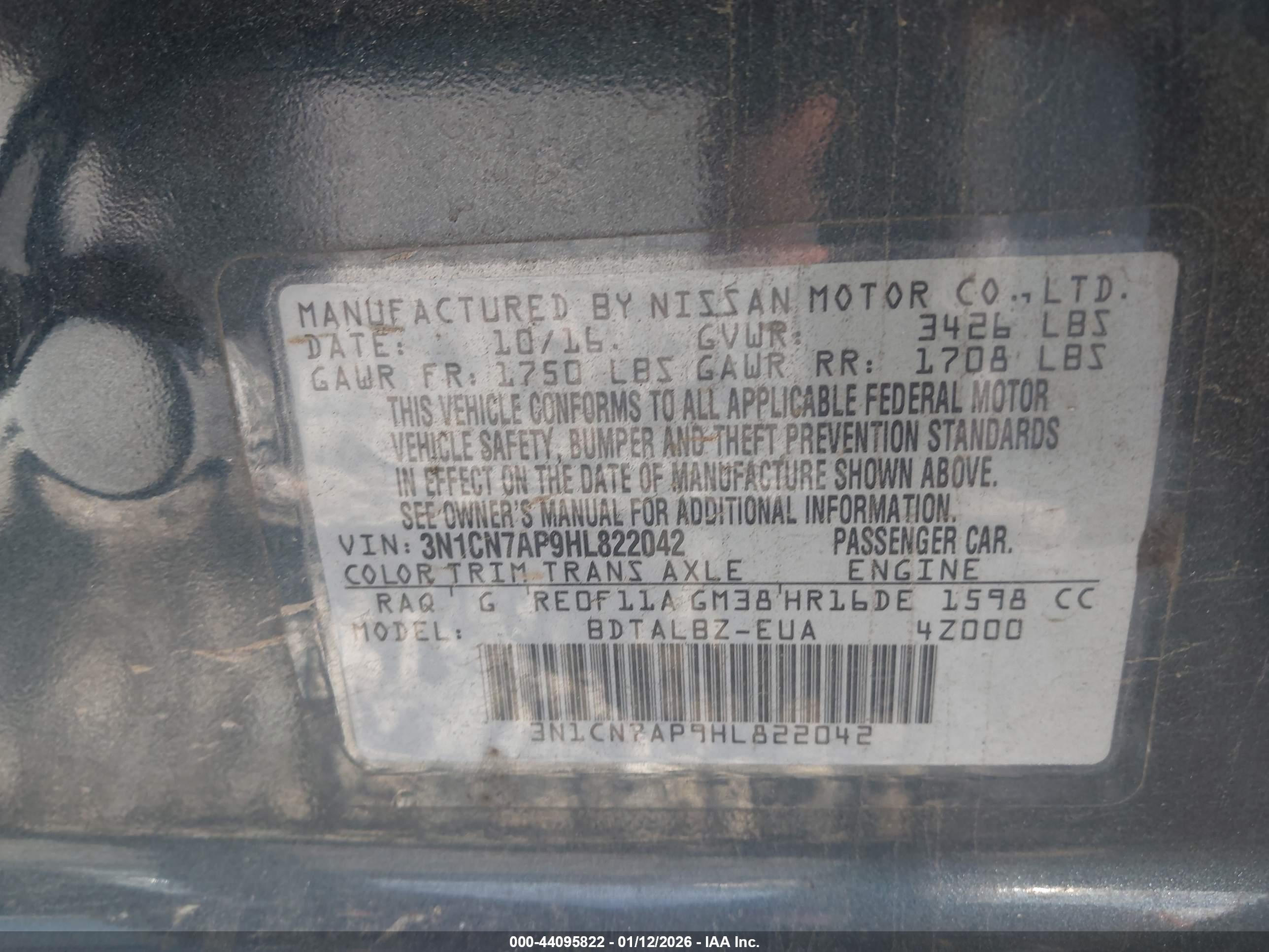 NISSAN VERSA image 9