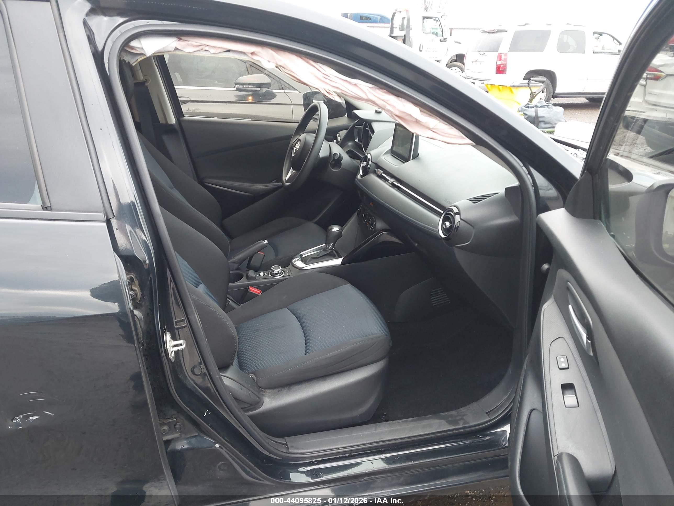 TOYOTA YARIS image 5