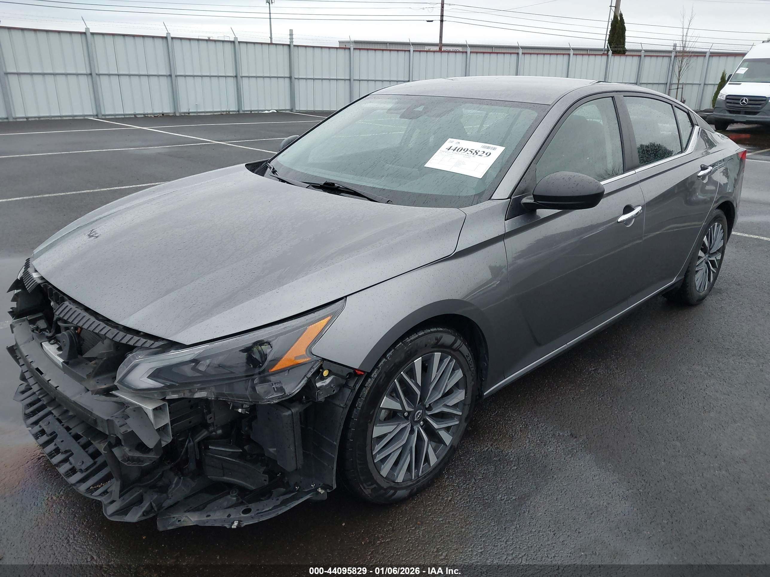 NISSAN ALTIMA image 2