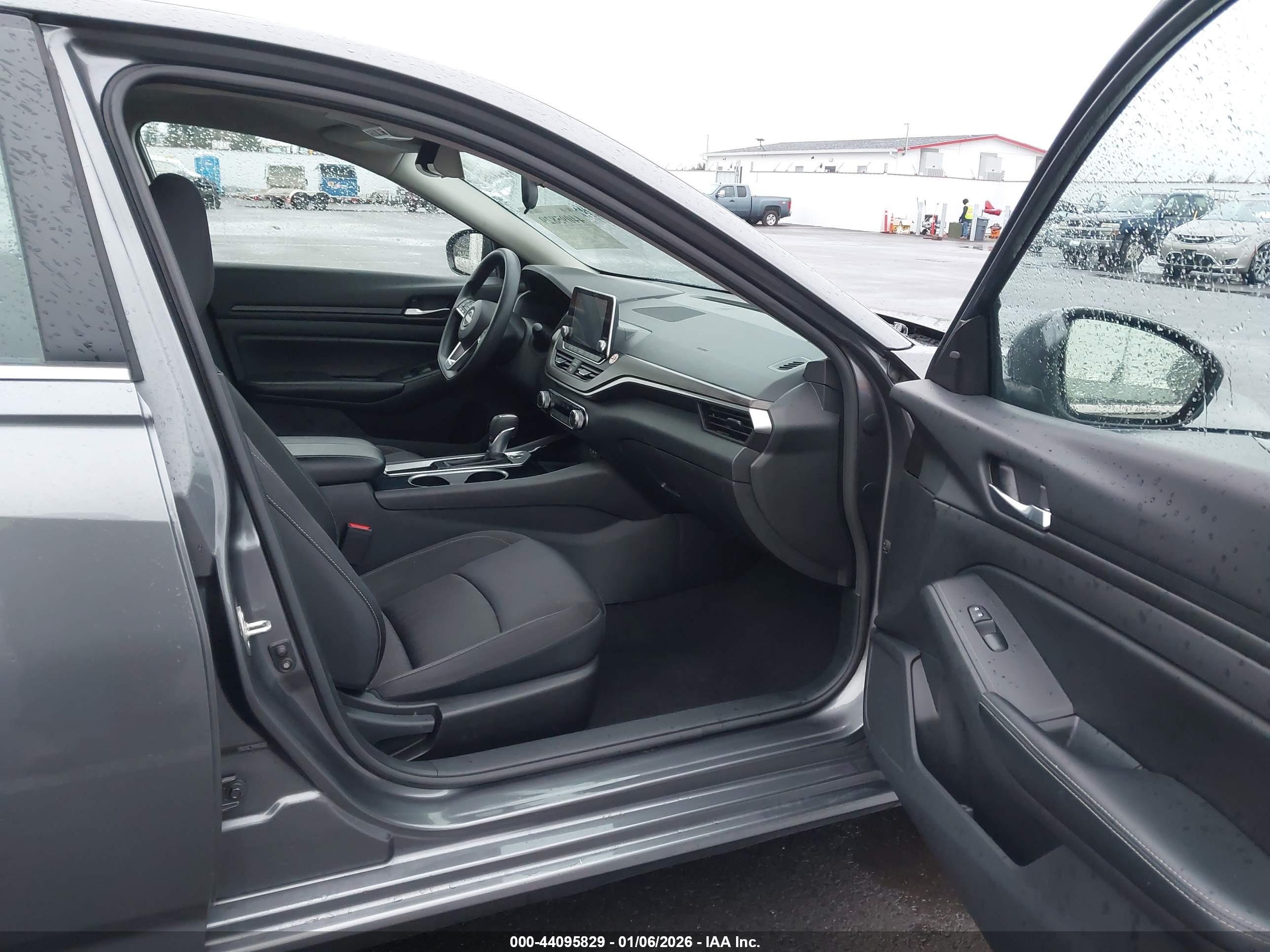 NISSAN ALTIMA image 5