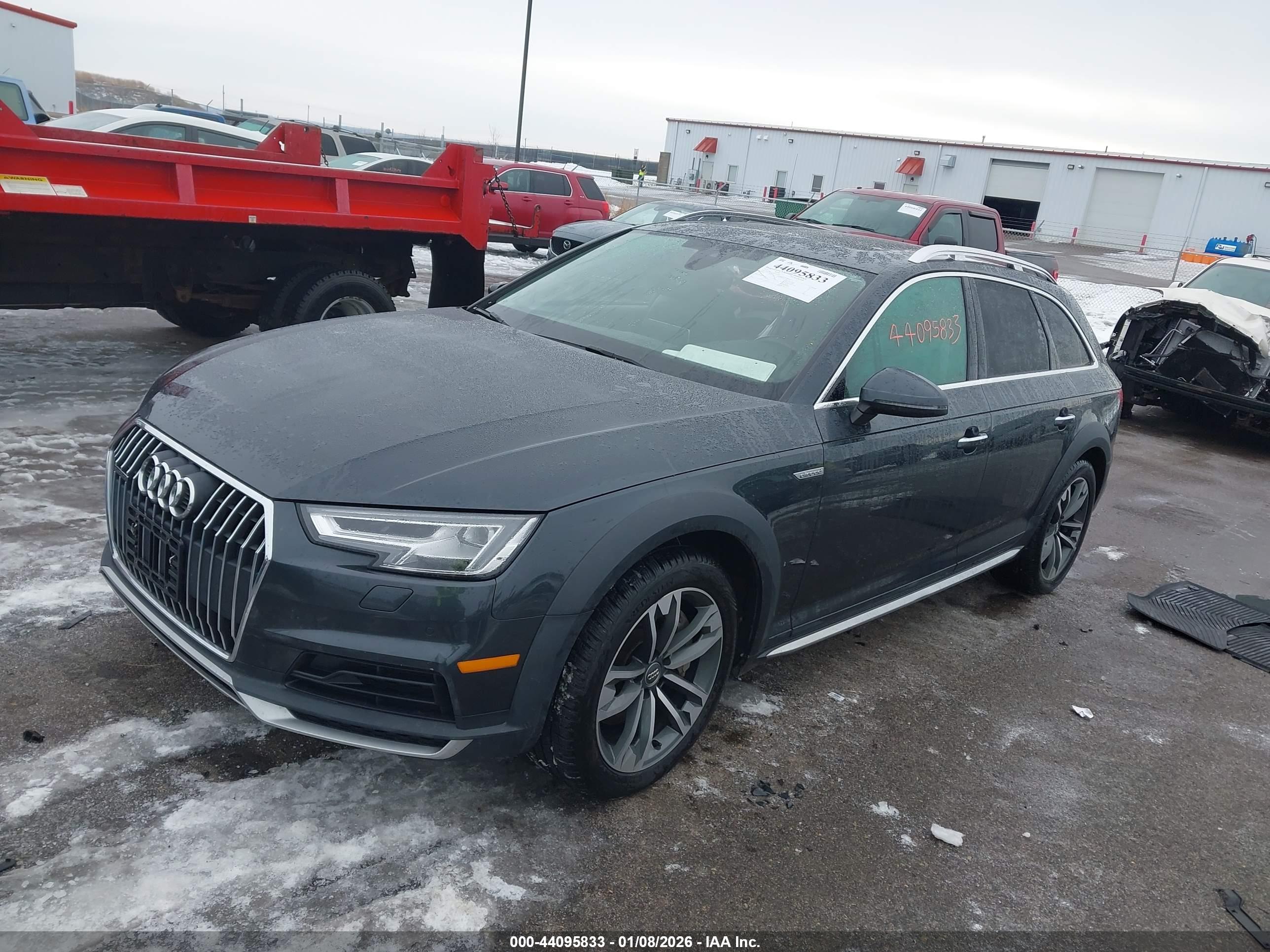 AUDI A4 image 2