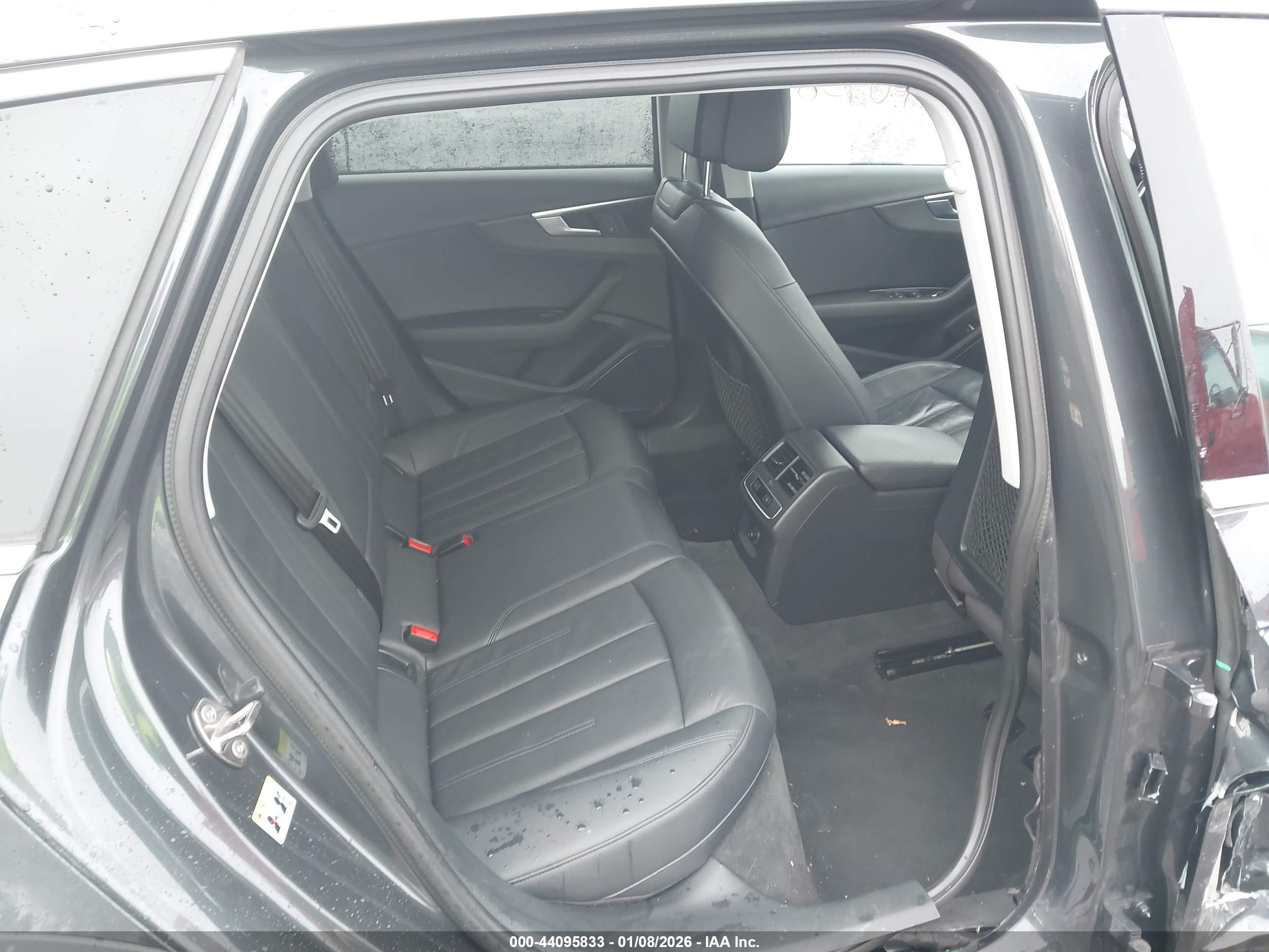 AUDI A4 image 8