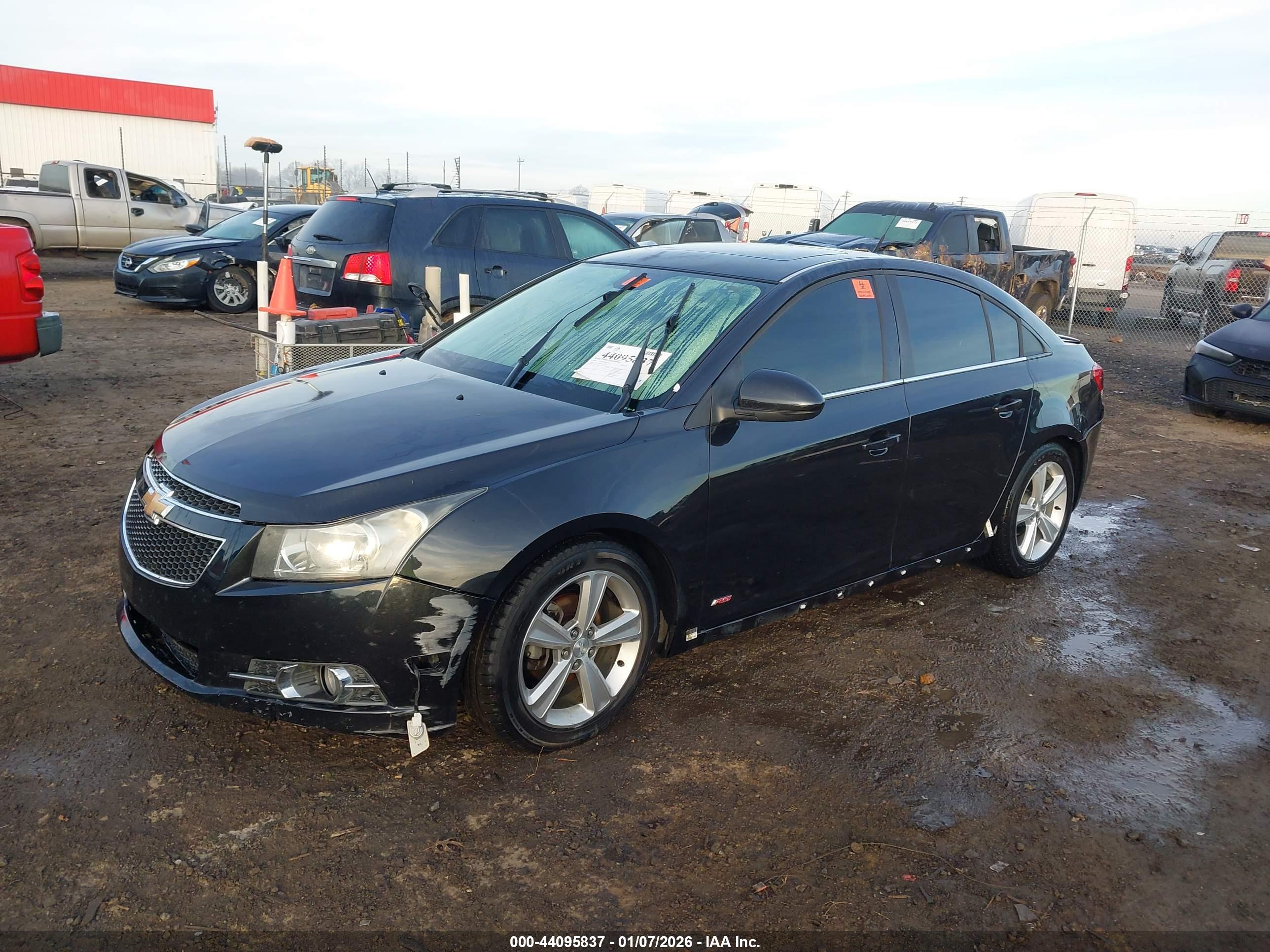 CHEVROLET CRUZE image 2