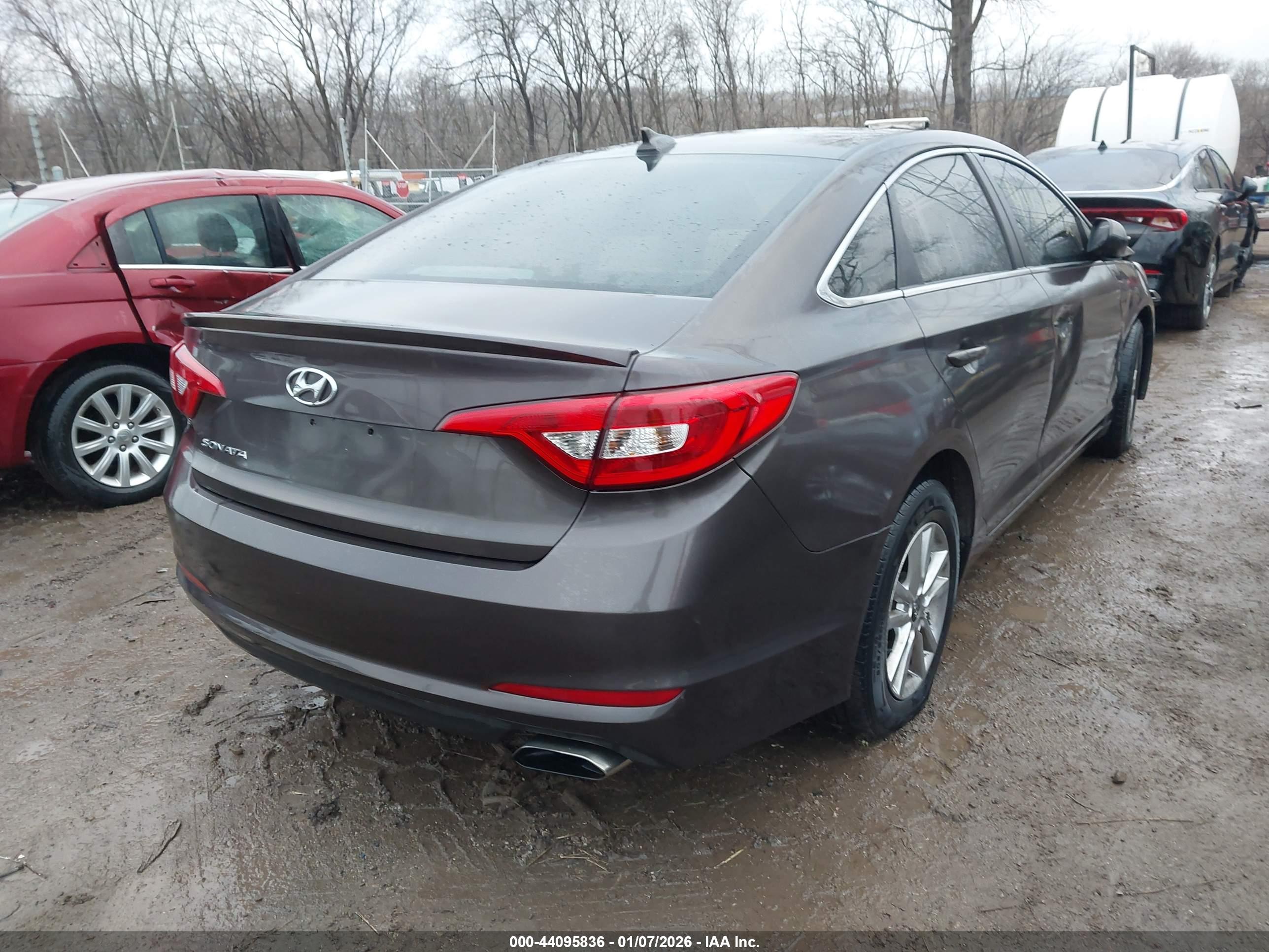 HYUNDAI SONATA image 4