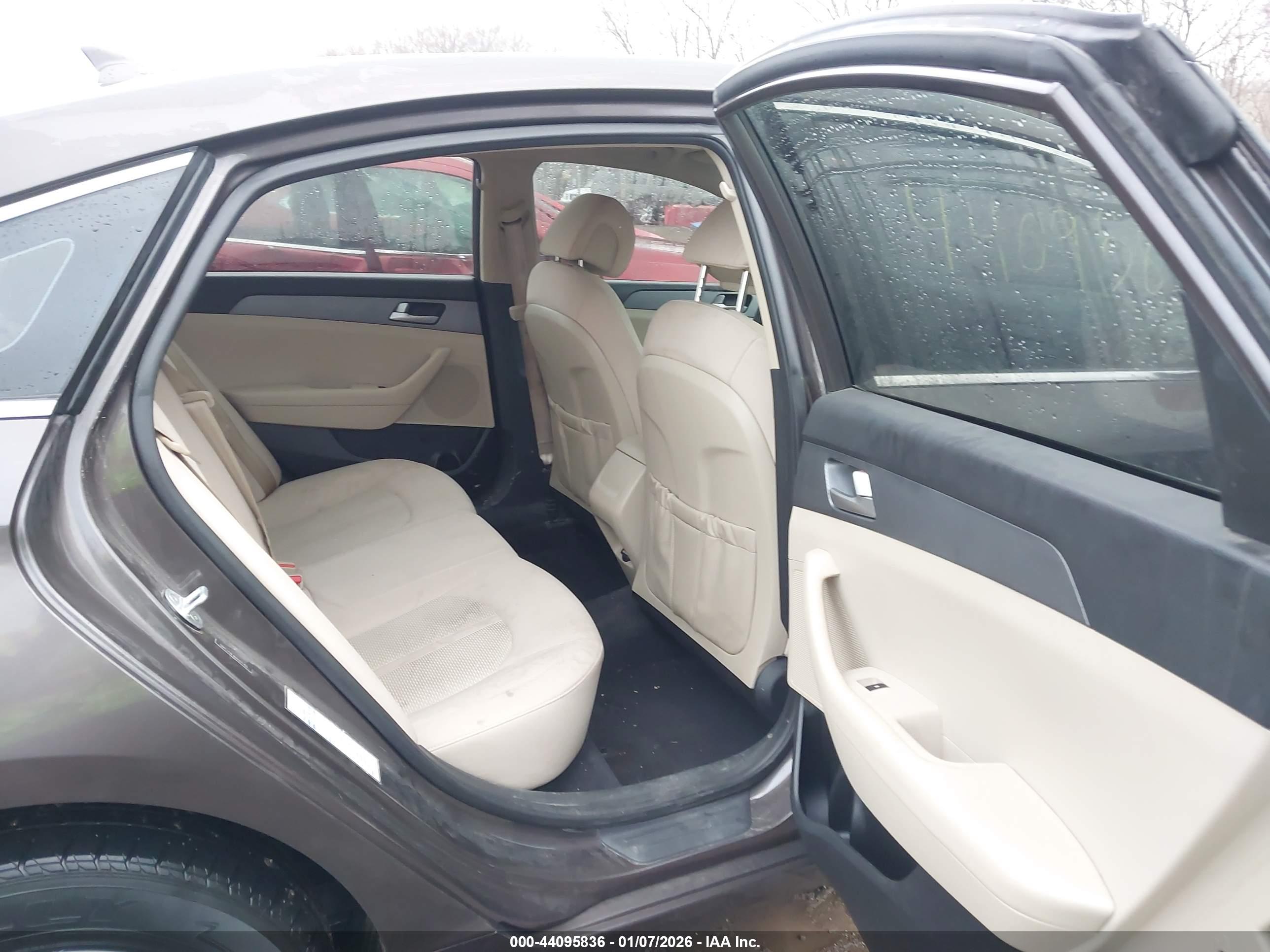 HYUNDAI SONATA image 8