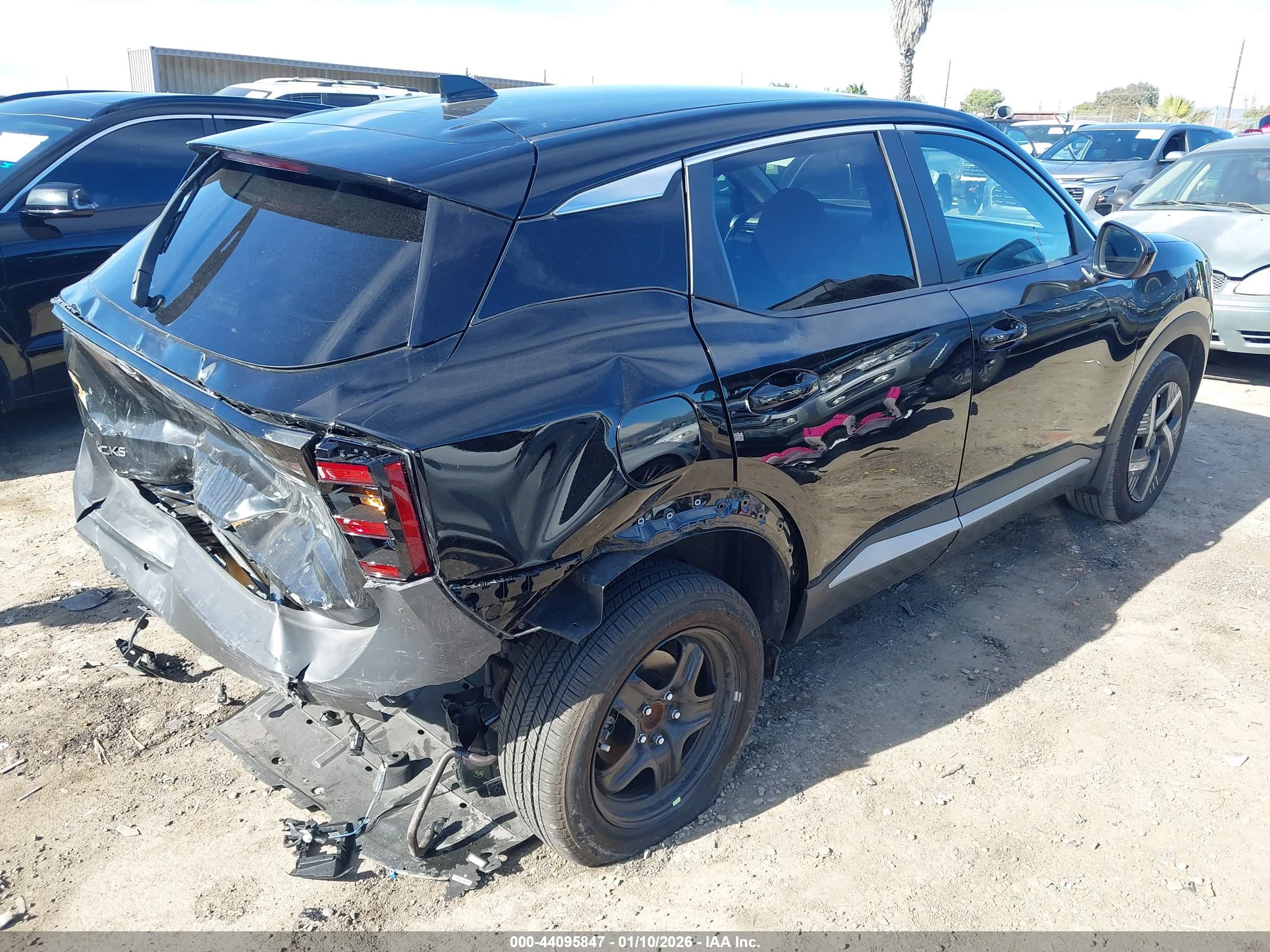 NISSAN KICKS image 4