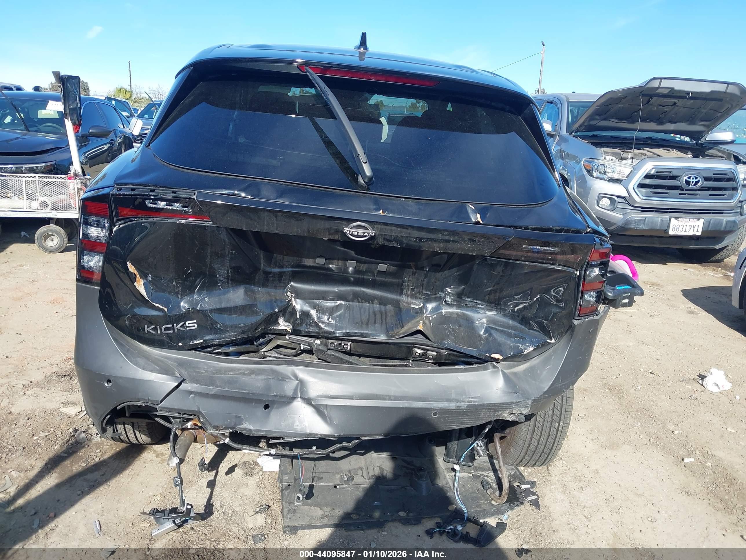 NISSAN KICKS image 6