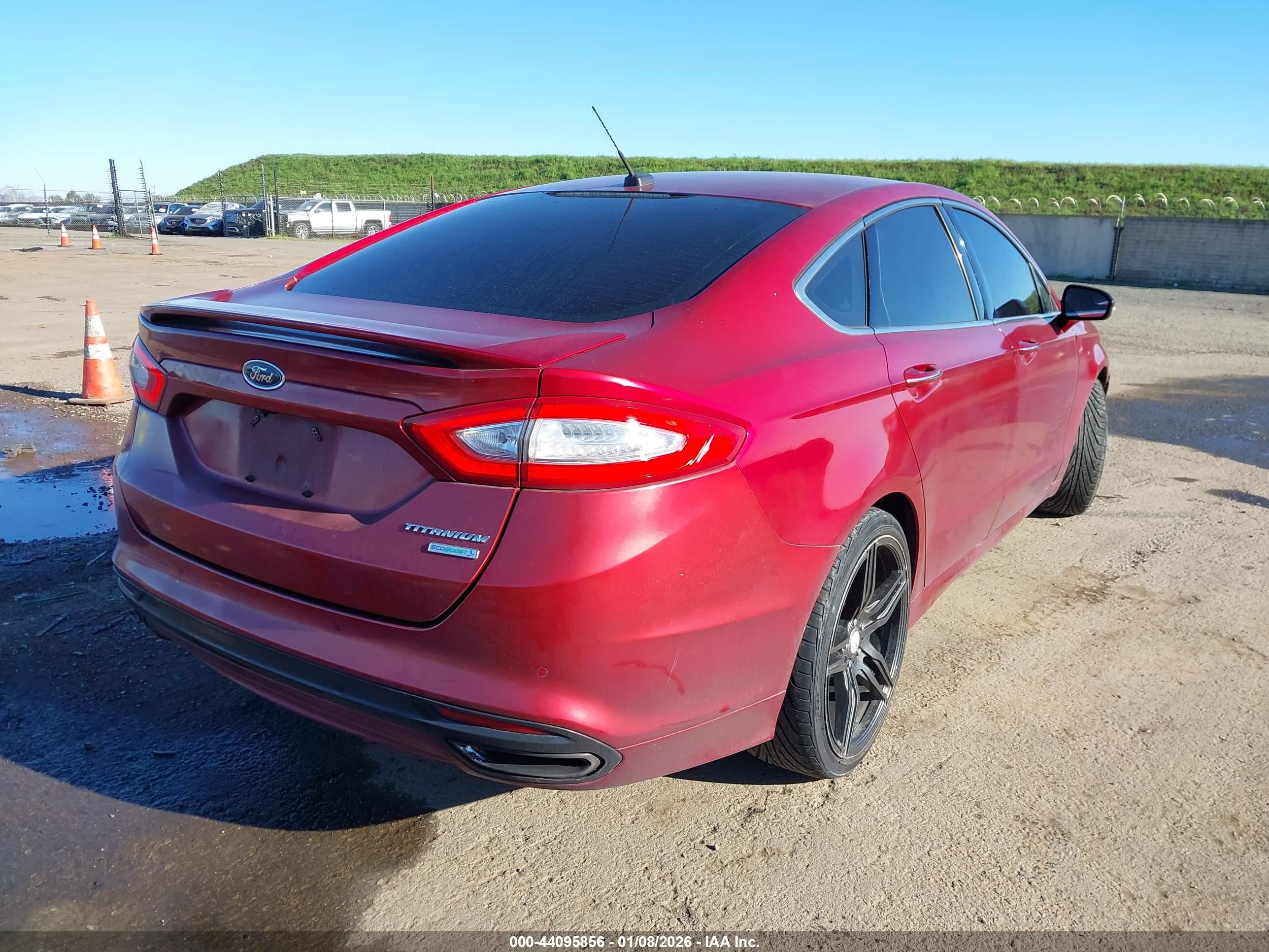 FORD FUSION image 4
