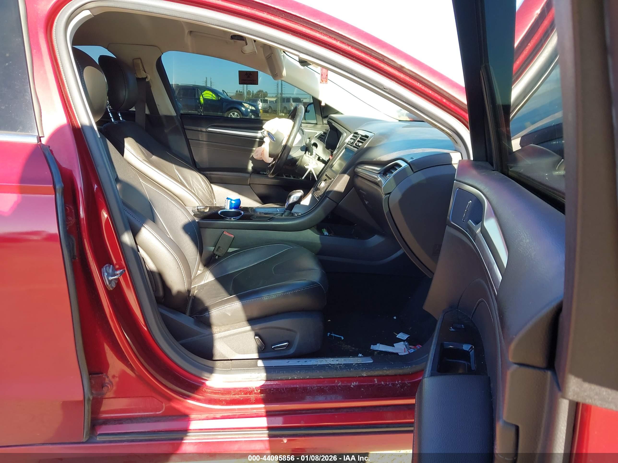 FORD FUSION image 5