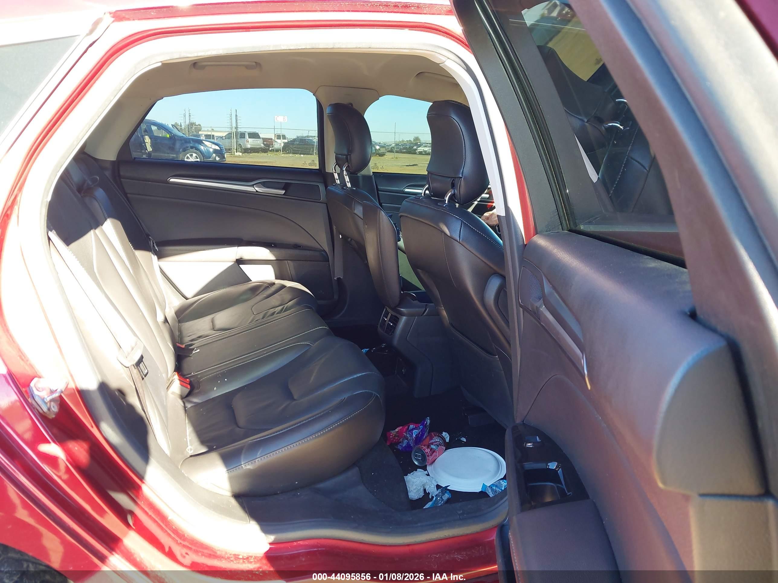 FORD FUSION image 8