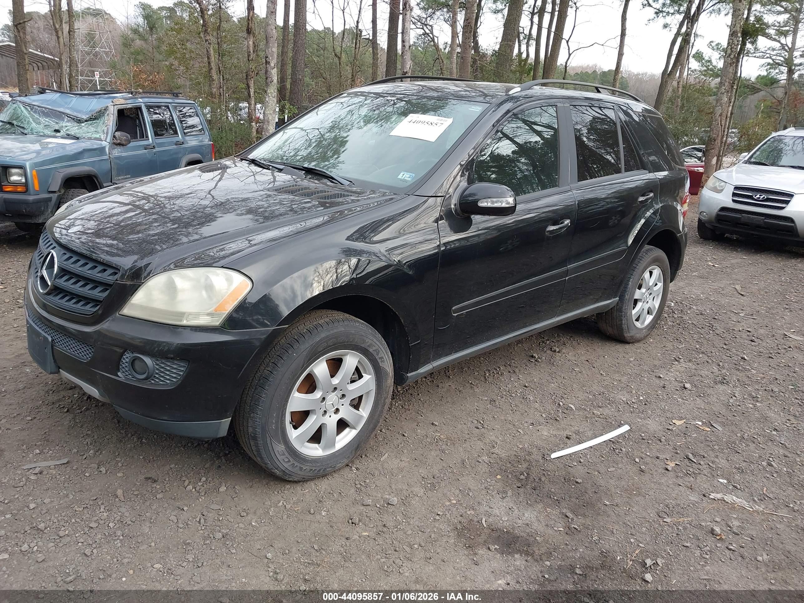 MERCEDES-BENZ ML image 2