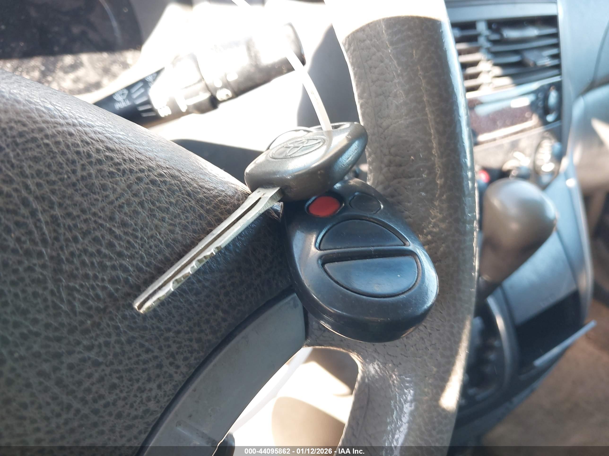 TOYOTA SIENNA image 11