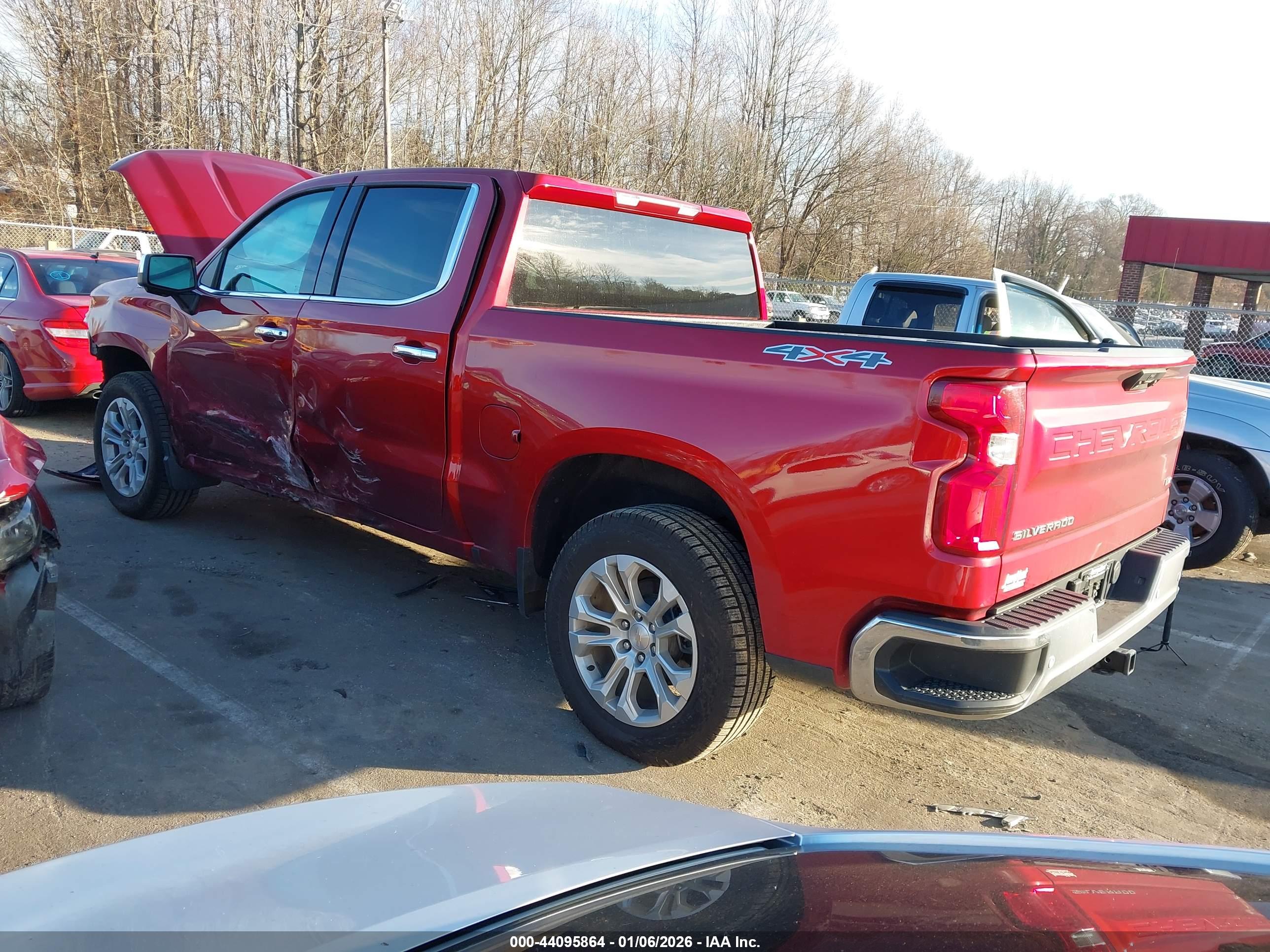 CHEVROLET SILVERADO image 3